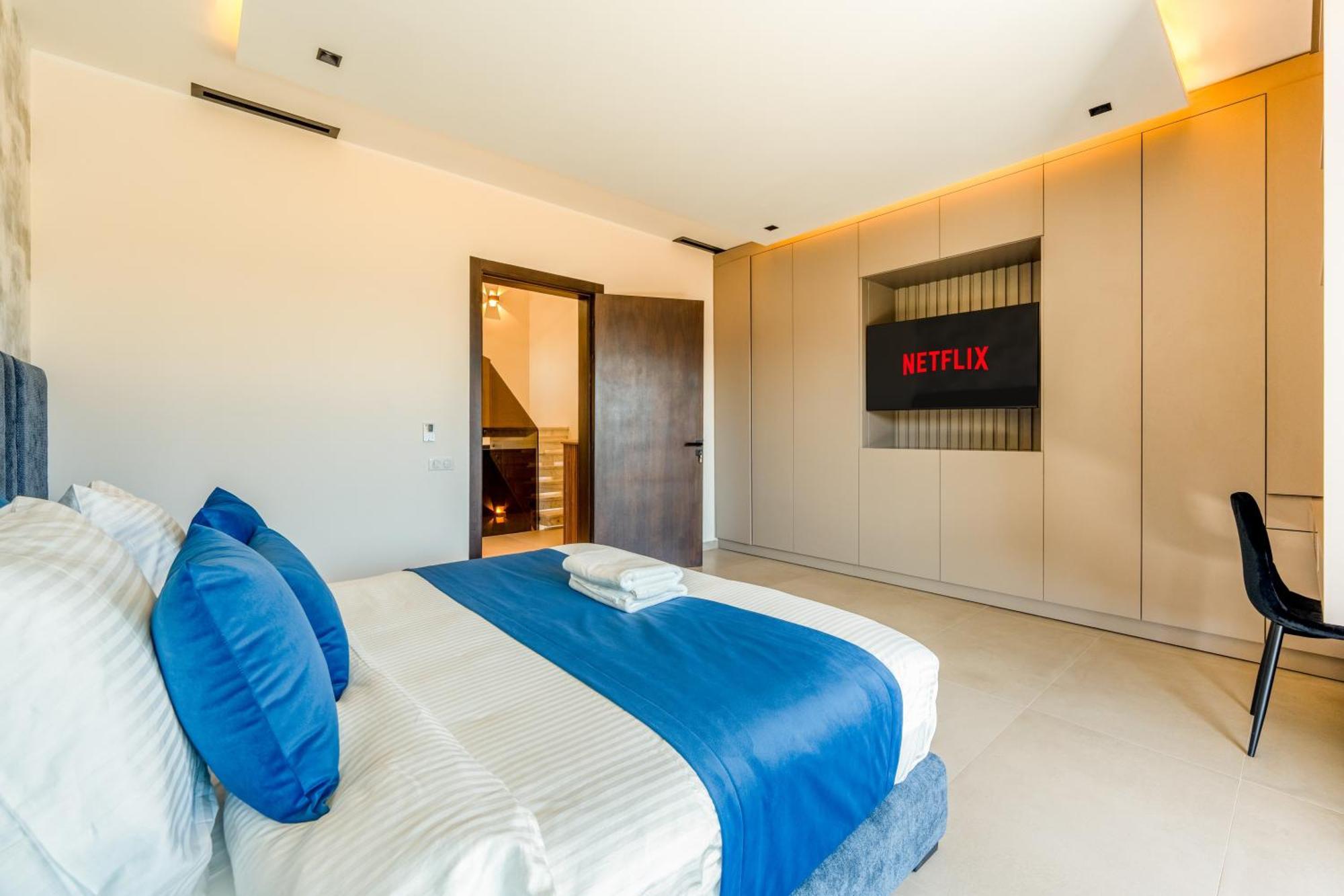 Luxury Heated Pool, Cinema & Game