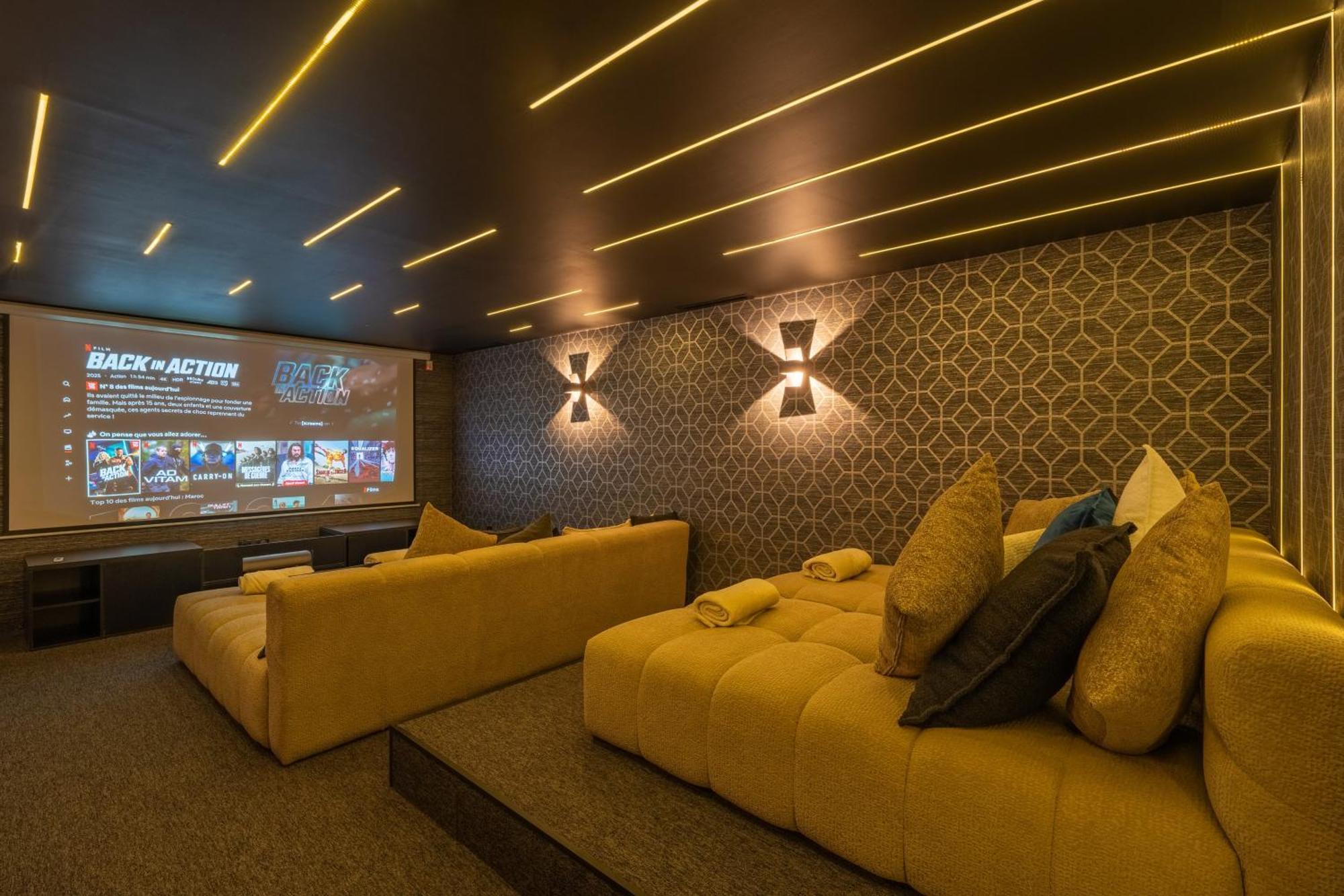 Villa Luxury Heated Pool, Cinema & Game