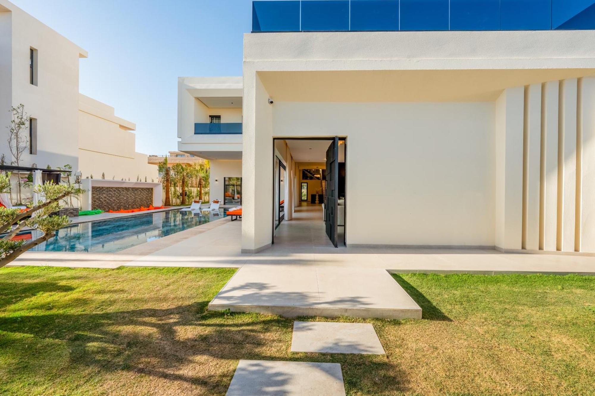 Luxury Heated Pool, Cinema & Game