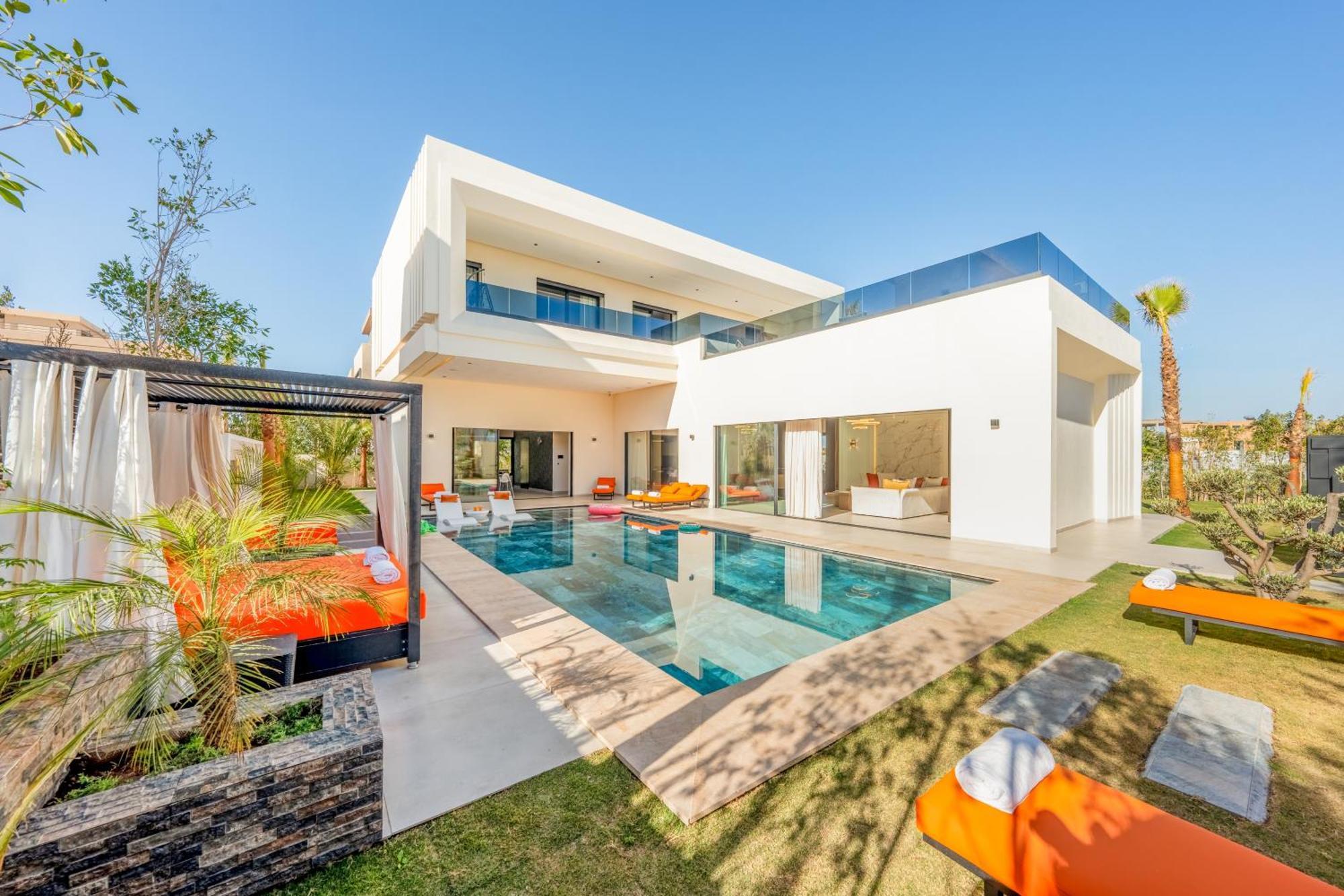 Luxury Heated Pool, Cinema & Game Villa *