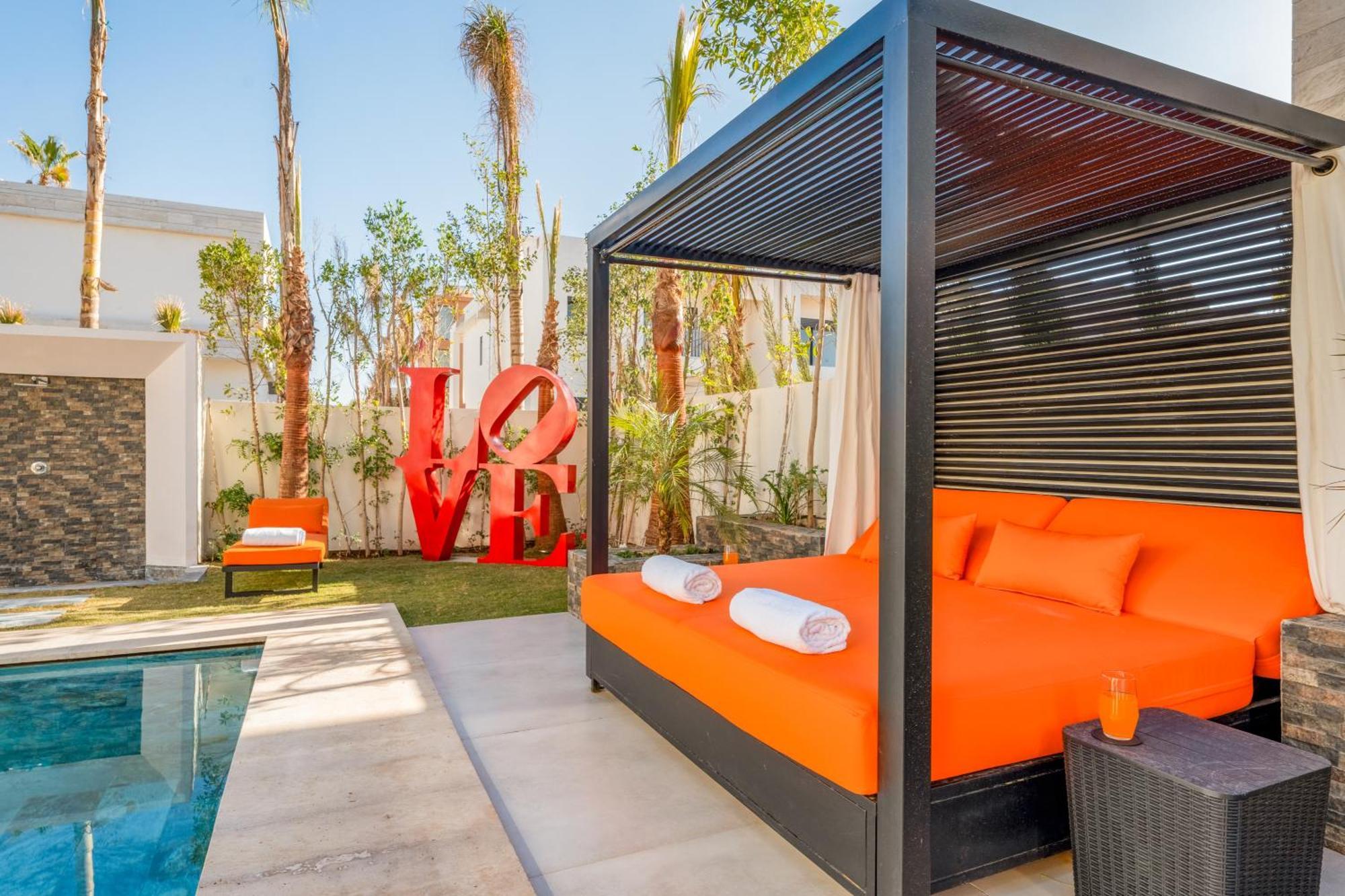 Villa Luxury Heated Pool, Cinema & Game *