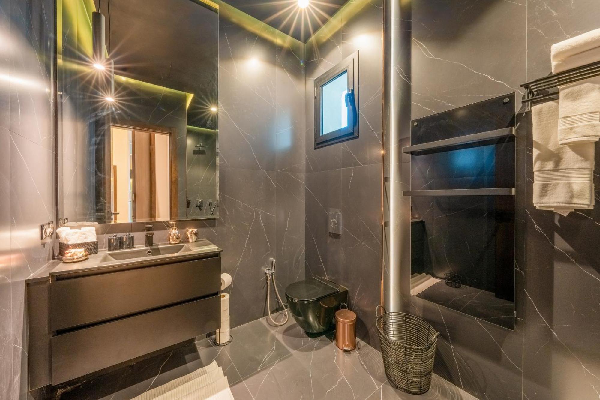 Villa Luxury Heated Pool, Cinema & Game