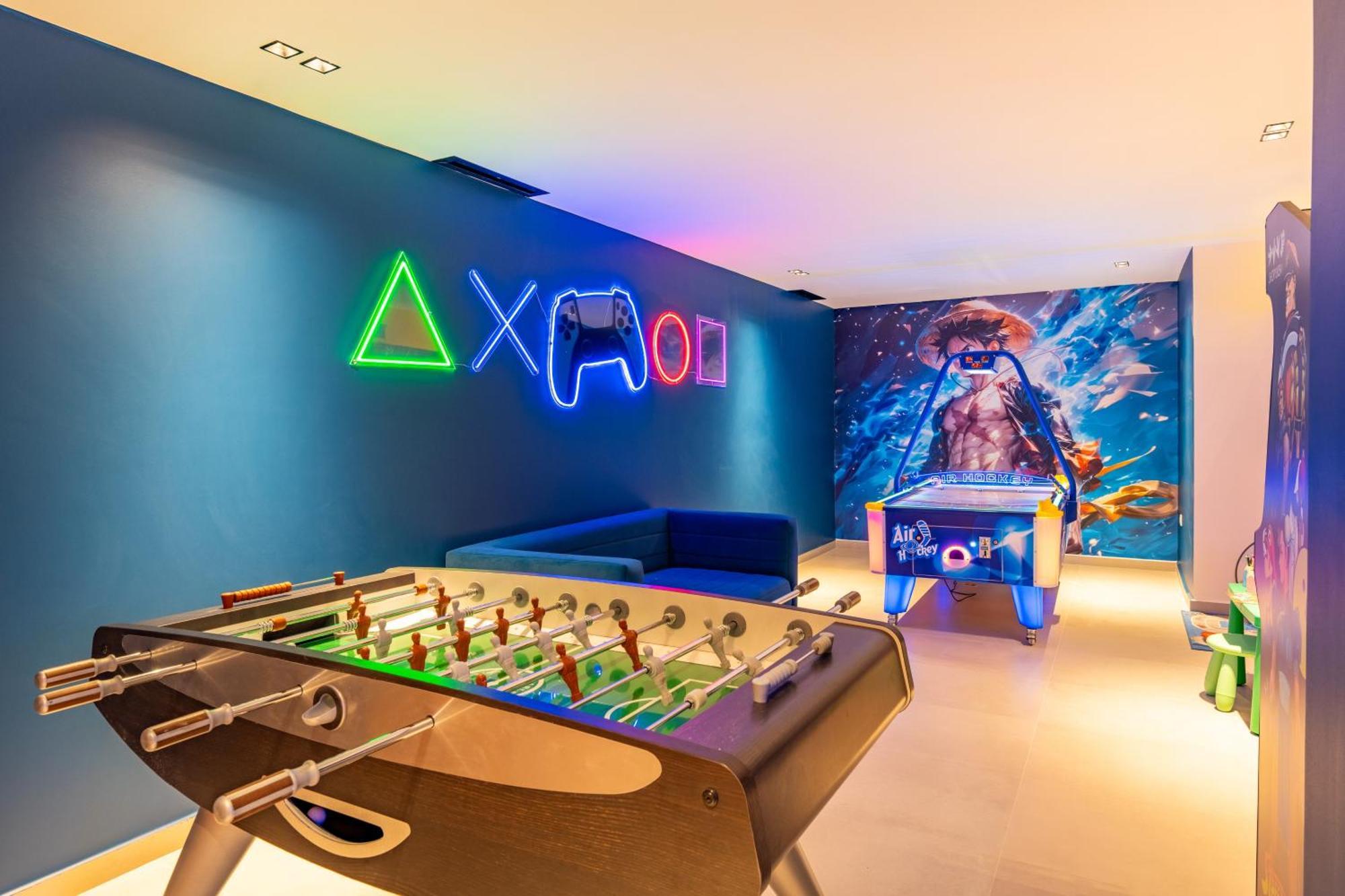 Villa Luxury Heated Pool, Cinema & Game
