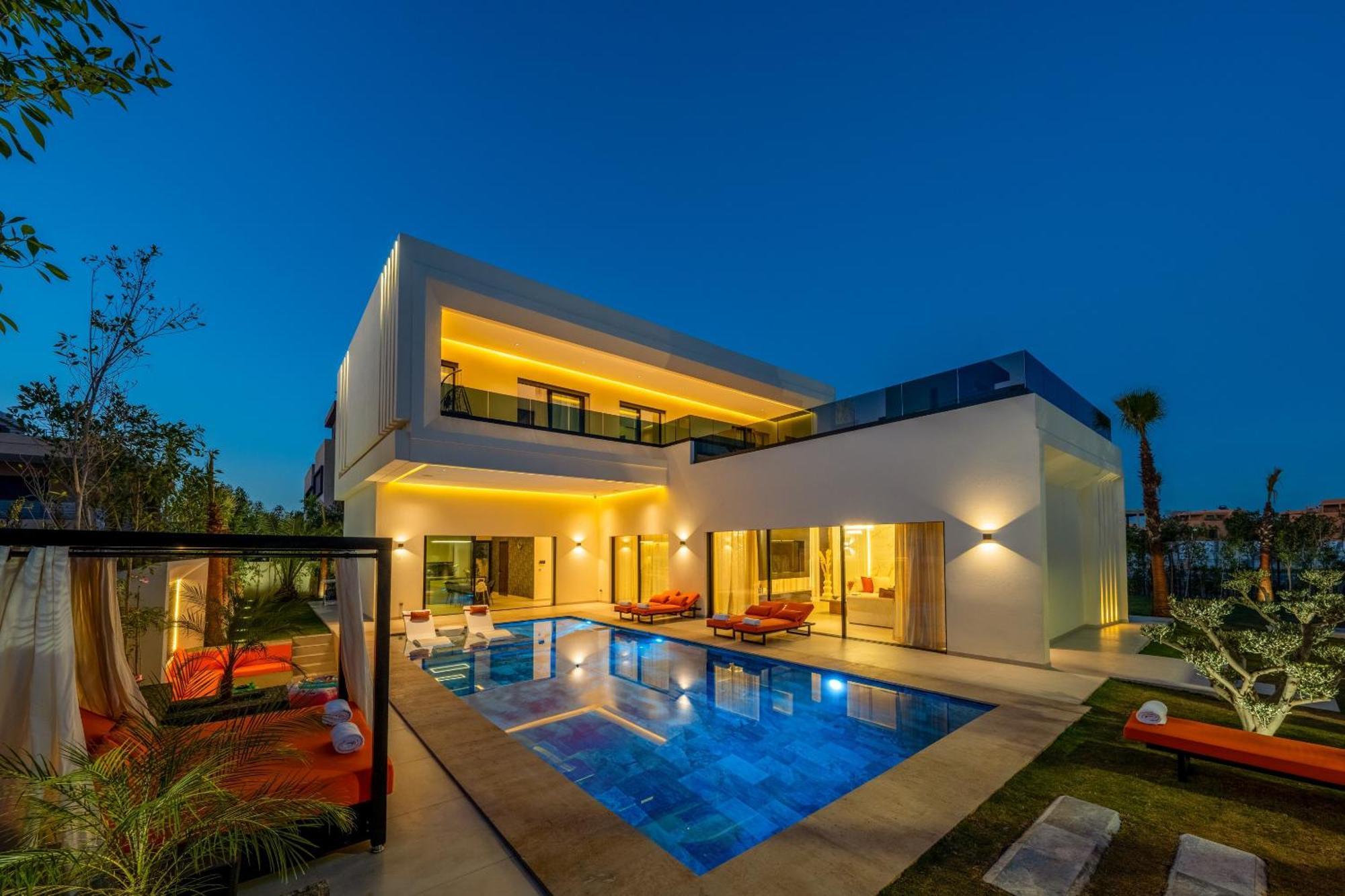 Luxury Heated Pool, Cinema & Game *