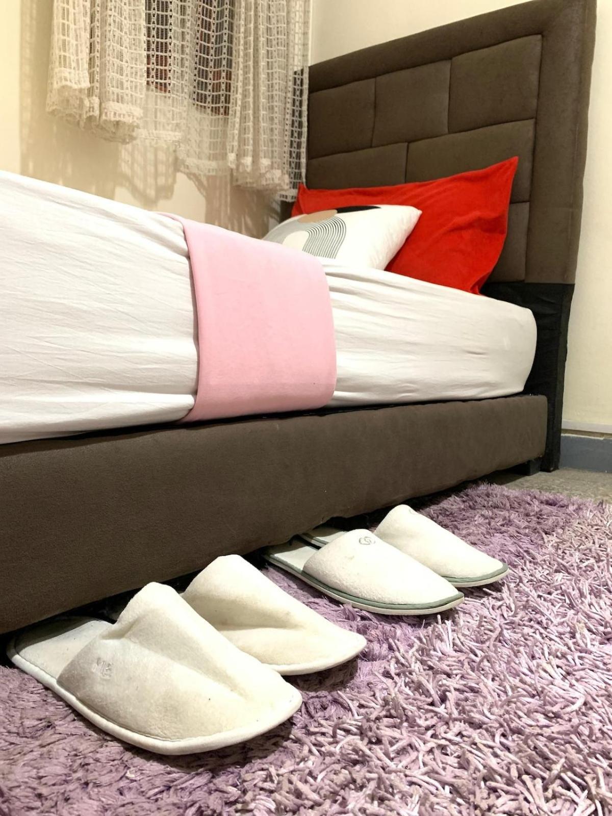 Cozy Airport Only 5 Minutes Walk Appartamento *