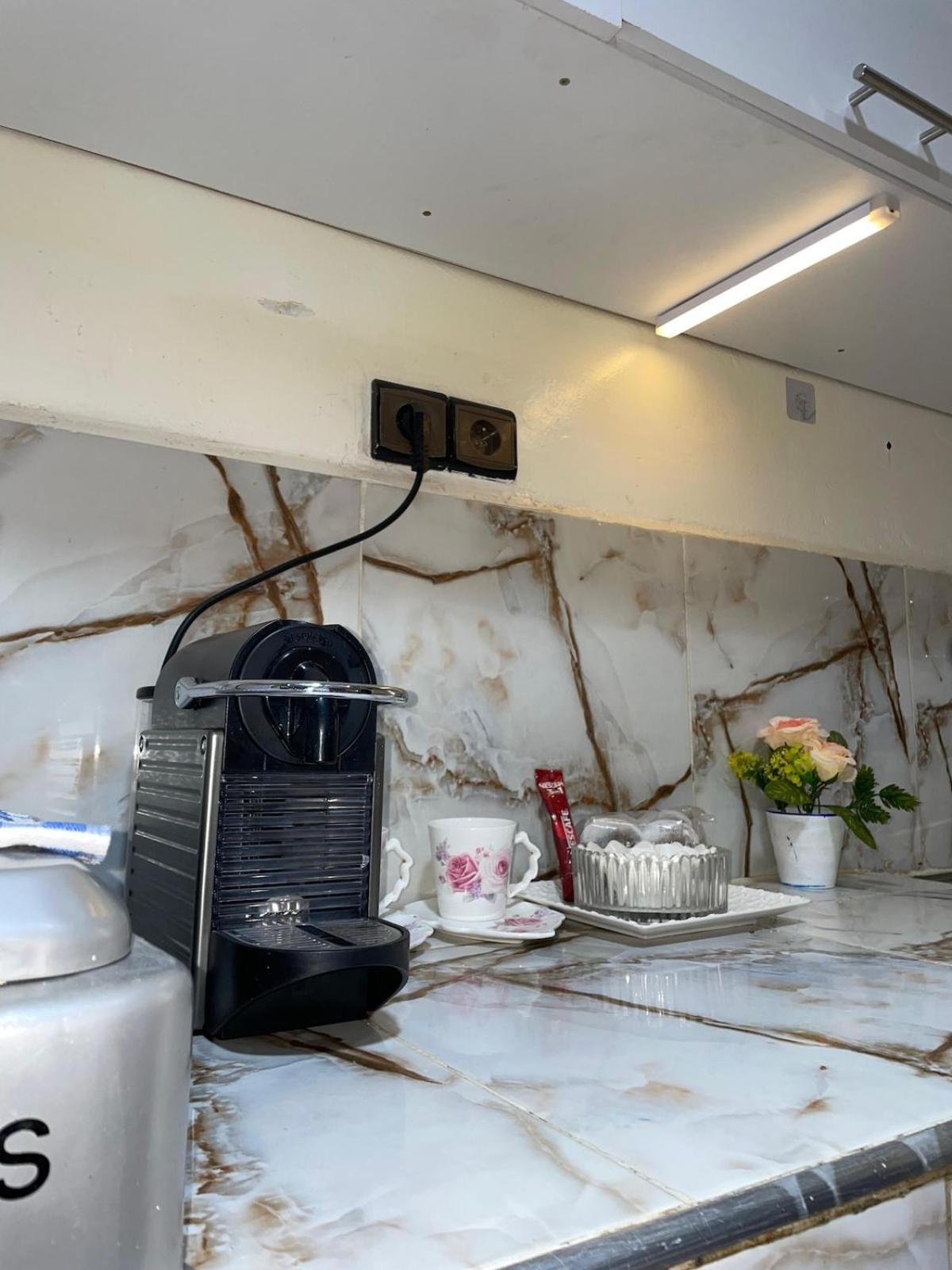 Appartamento Cozy Airport Only 5 Minutes Walk *