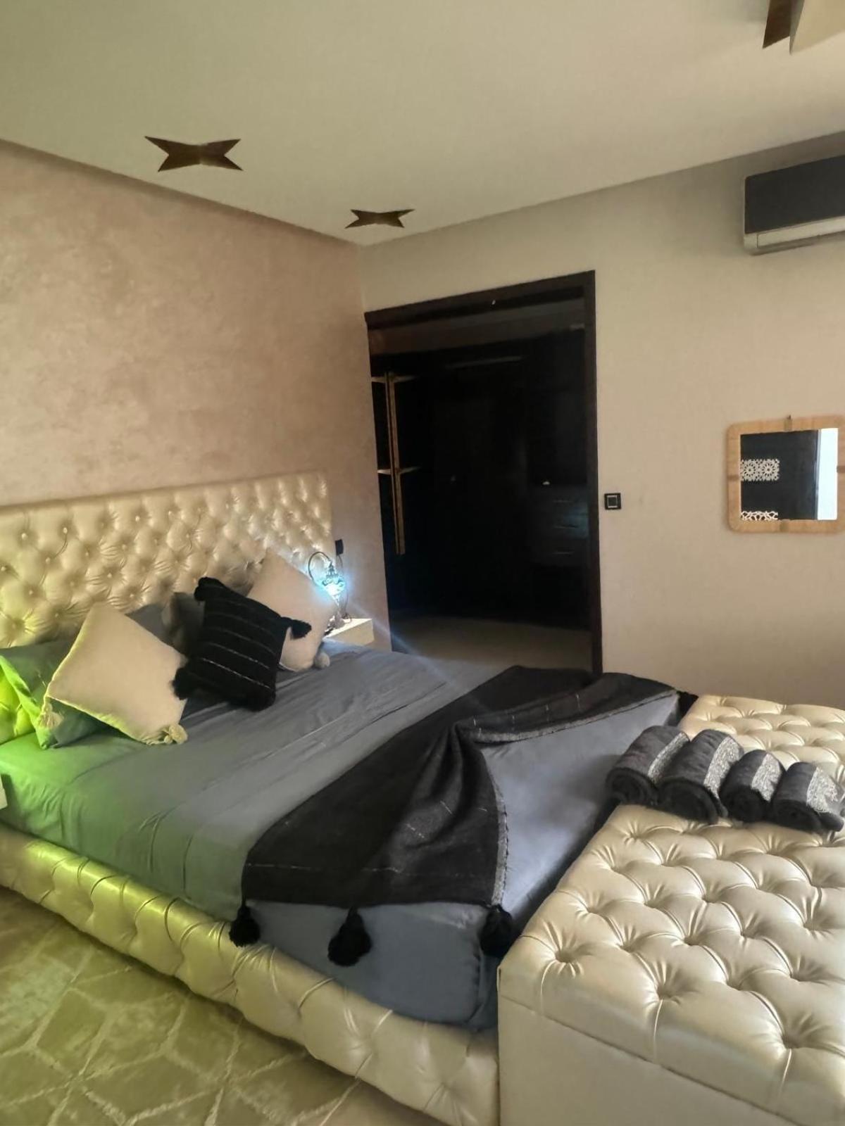 With Private Pool And Breakfast Included Marrakesh