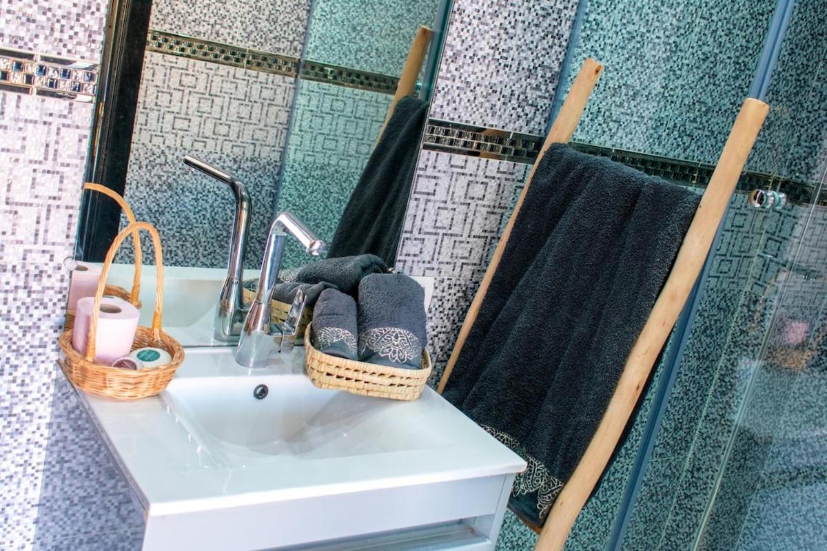 With Private Pool And Breakfast Included Villa