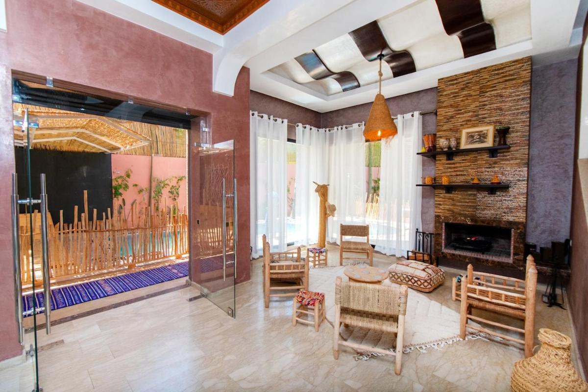 With Private Pool And Breakfast Included *