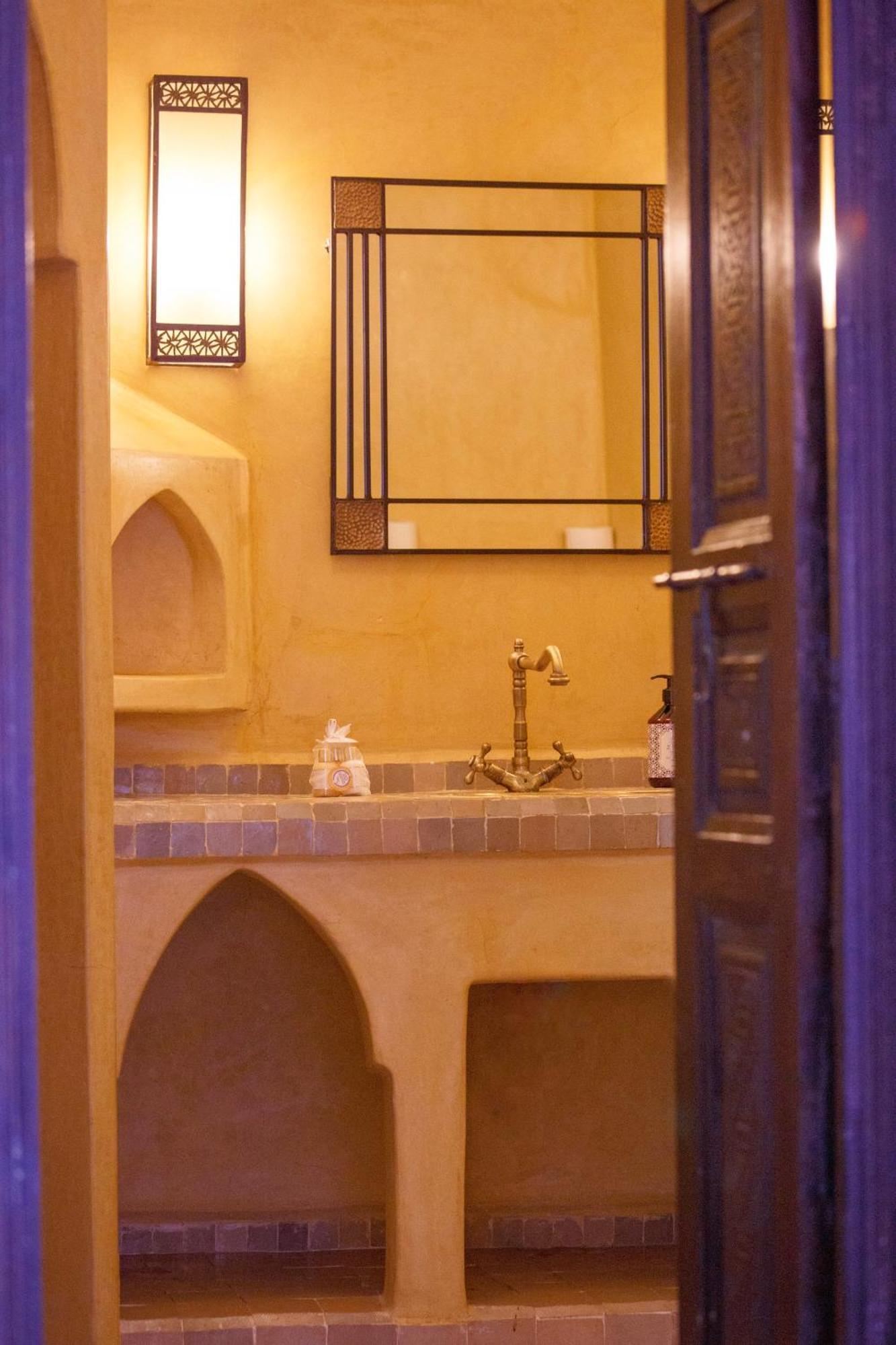 Abda - Piscine Chauffee - Medina Kasbah