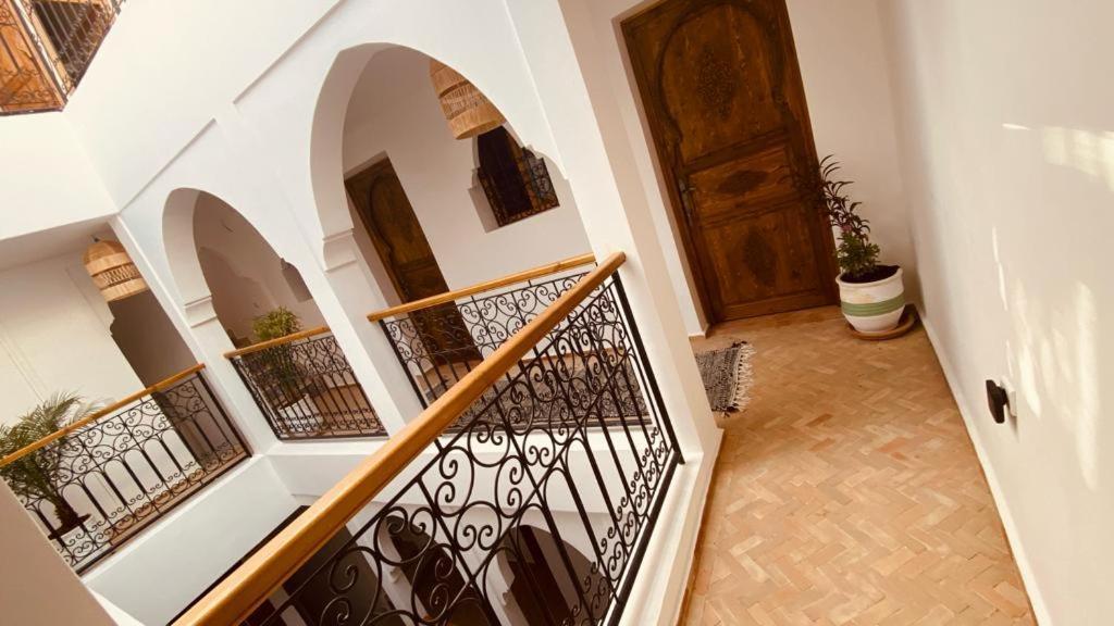 & Sous Le Soleil Chez Jerome Et Pamela Africaine Homestay *