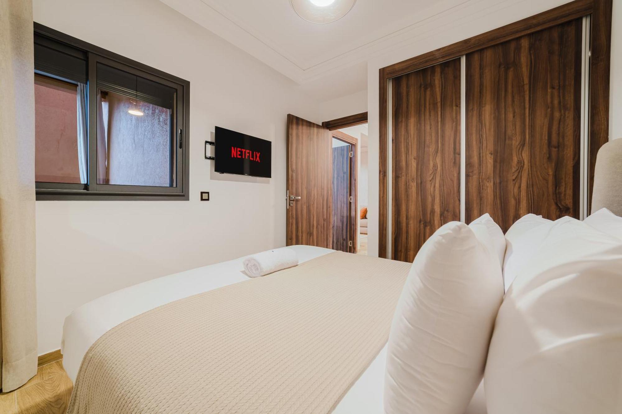 Modern , Parking , Pool & Fiber Wifi , Hivernage Centre Marrakesh