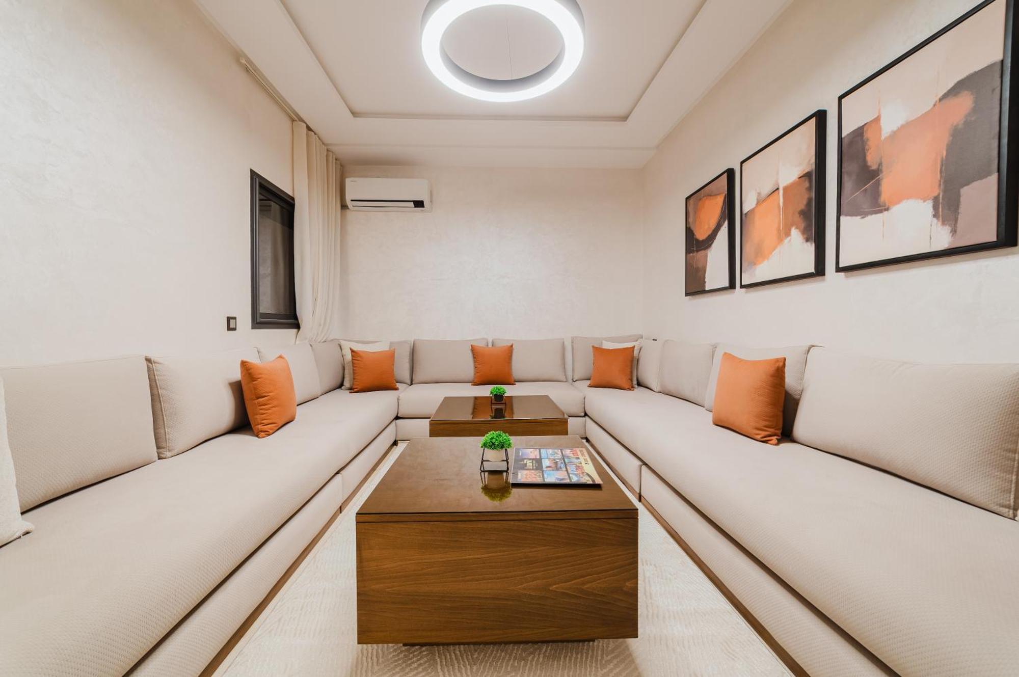 Modern , Parking , Pool & Fiber Wifi , Hivernage Centre *