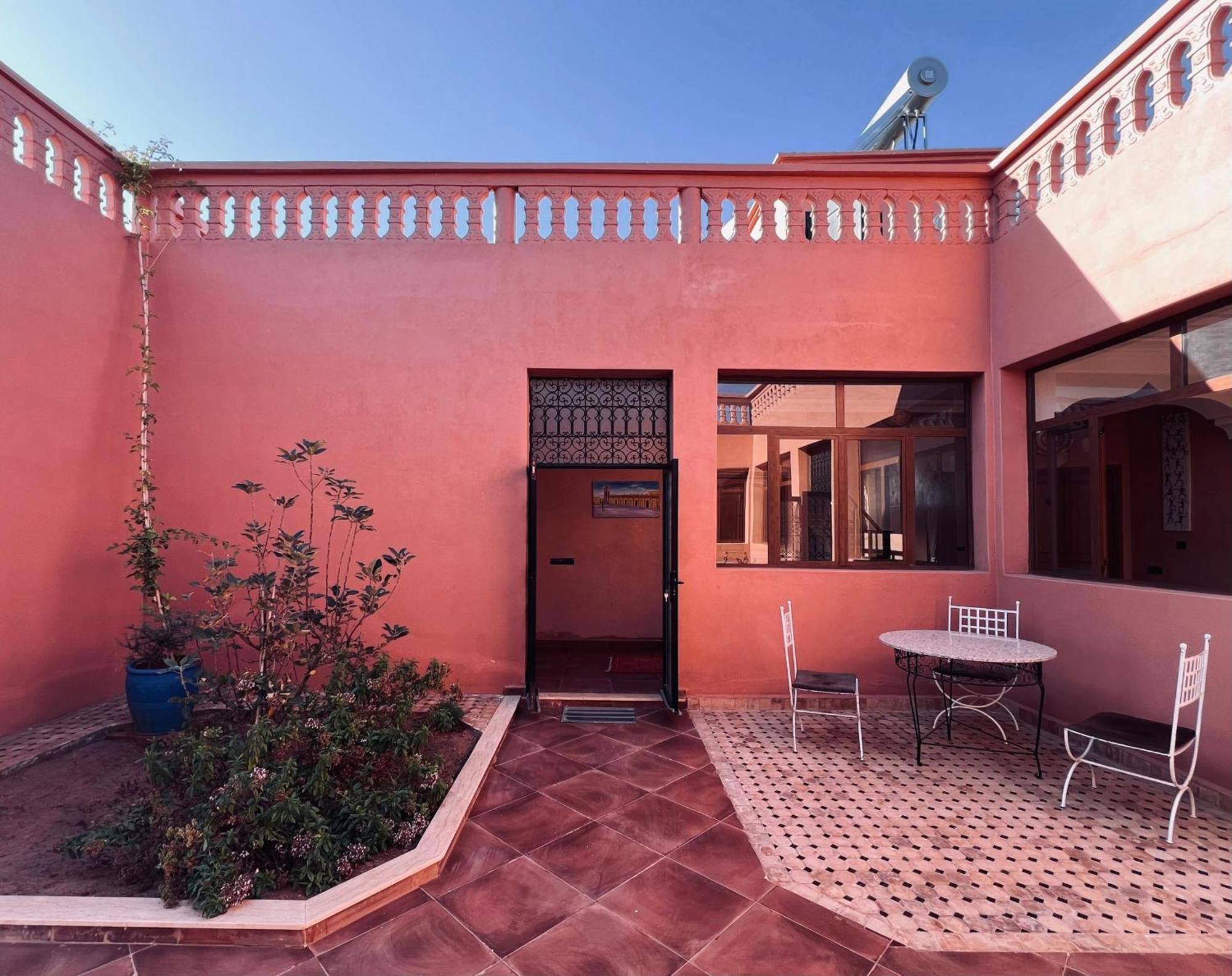 Family With Swimming Pool And A Wonderful Mountain View Villa *
