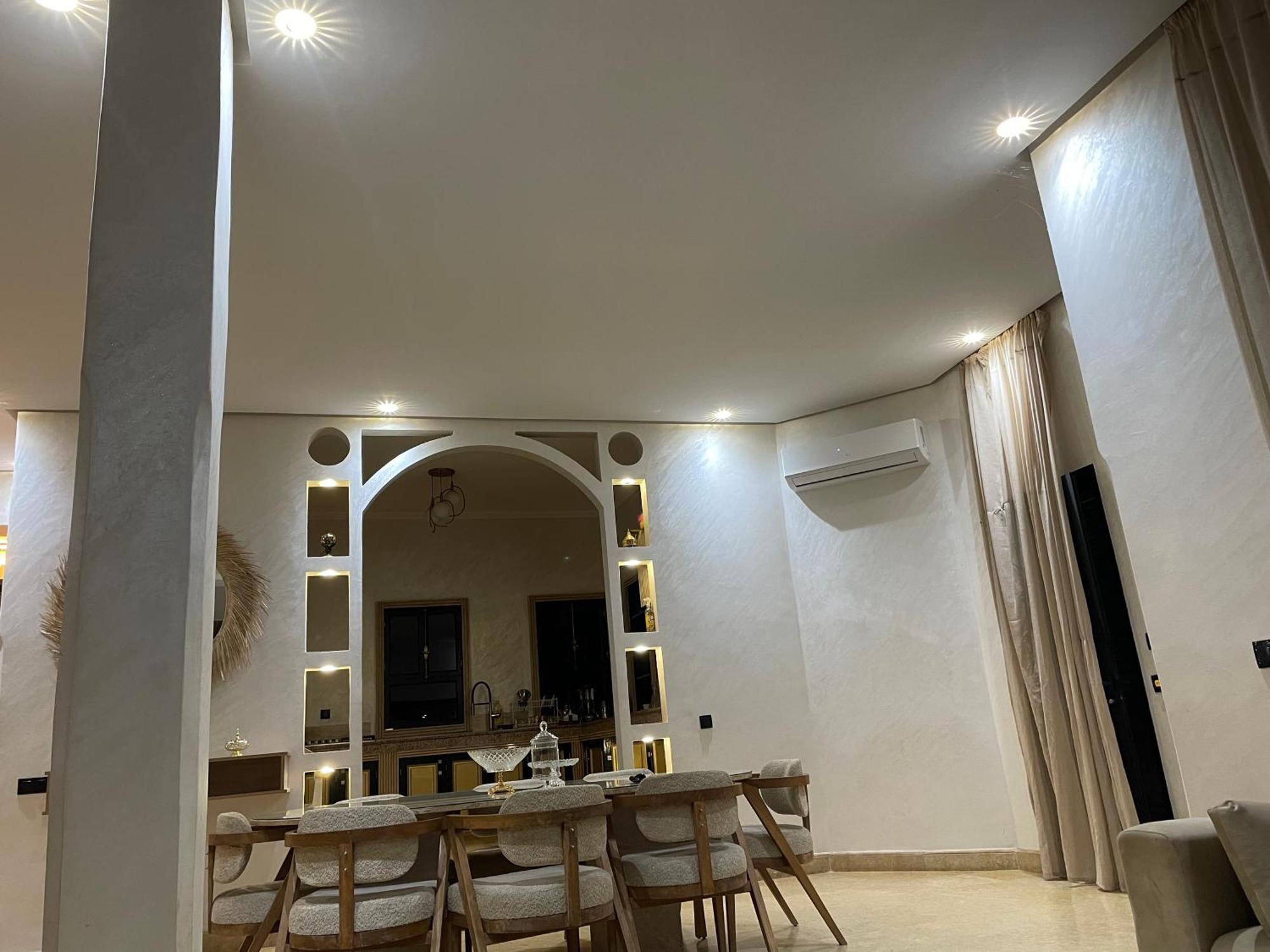 Villa Private With Pool & Garden
