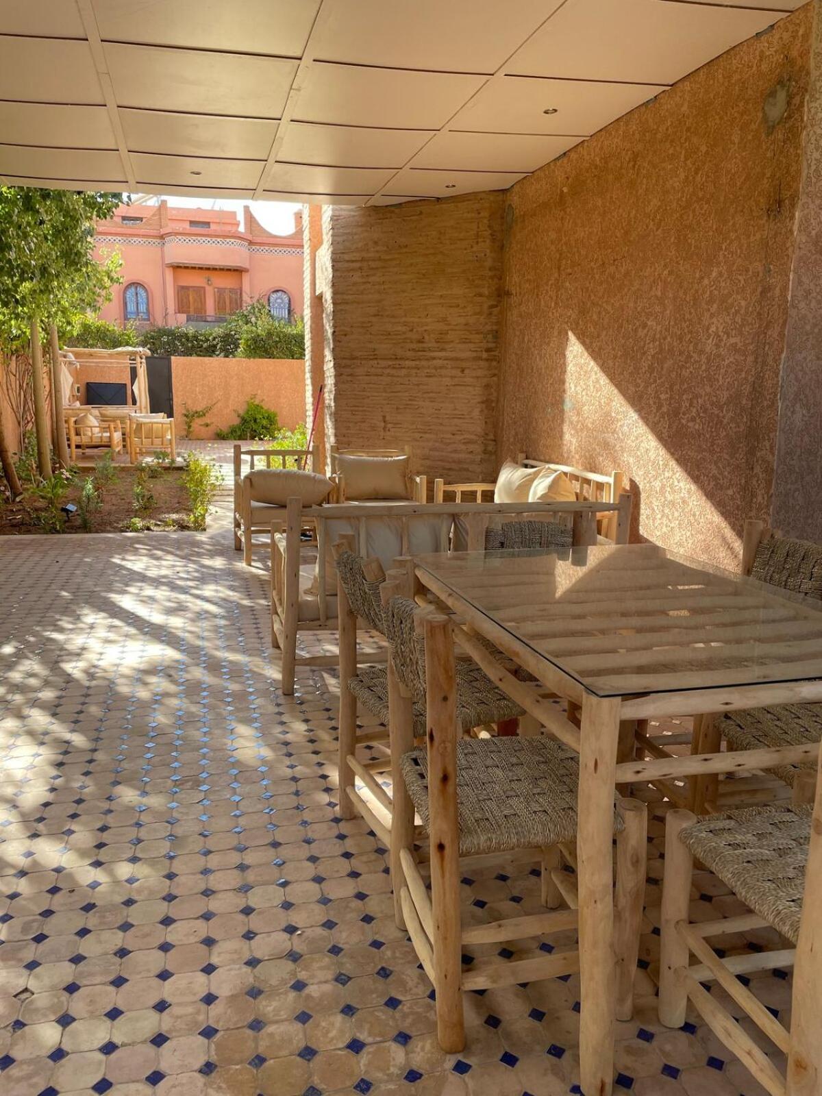 Villa Private With Pool & Garden
