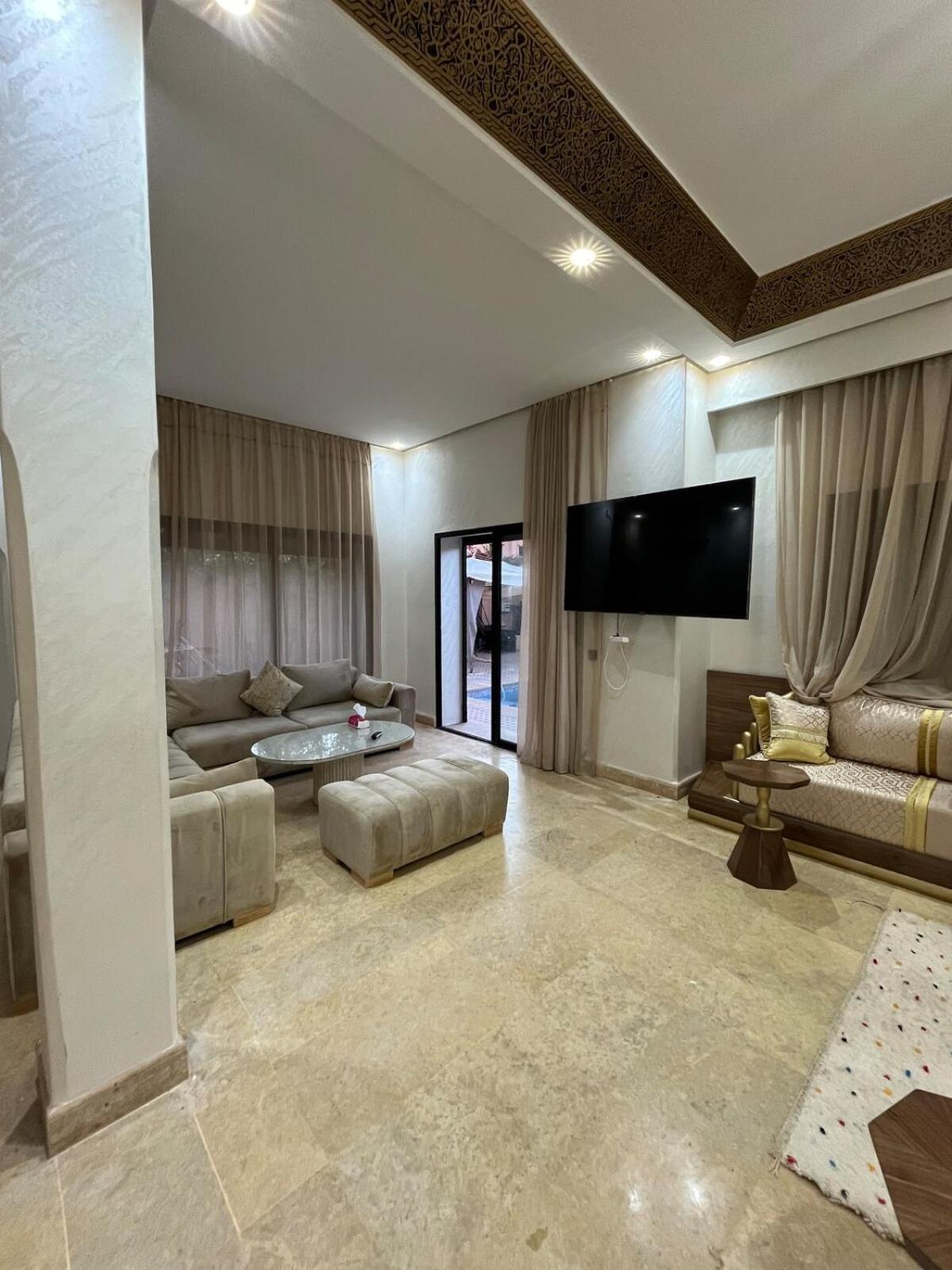 Villa Private With Pool & Garden *