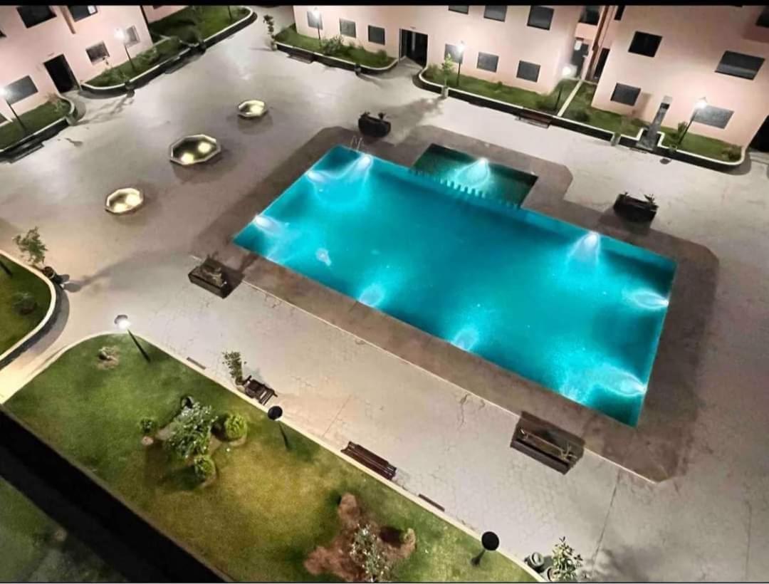 Luxury Center With 2 Pools Apartment *