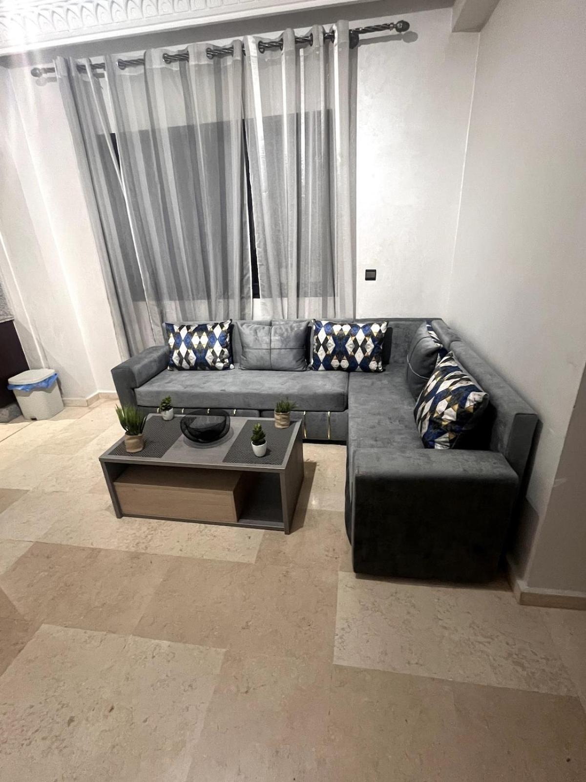 1 Avec Climatisation, Salle De Sport, Piscine Et Wi-fi A Gueliz Appartamento *