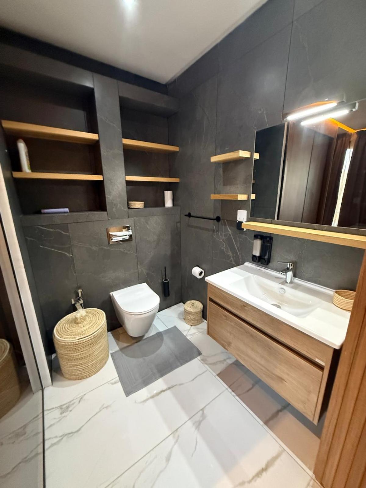 Appartement Gueliz, Wifi Fibre, Parking Gratuit, Centre Marrakech *