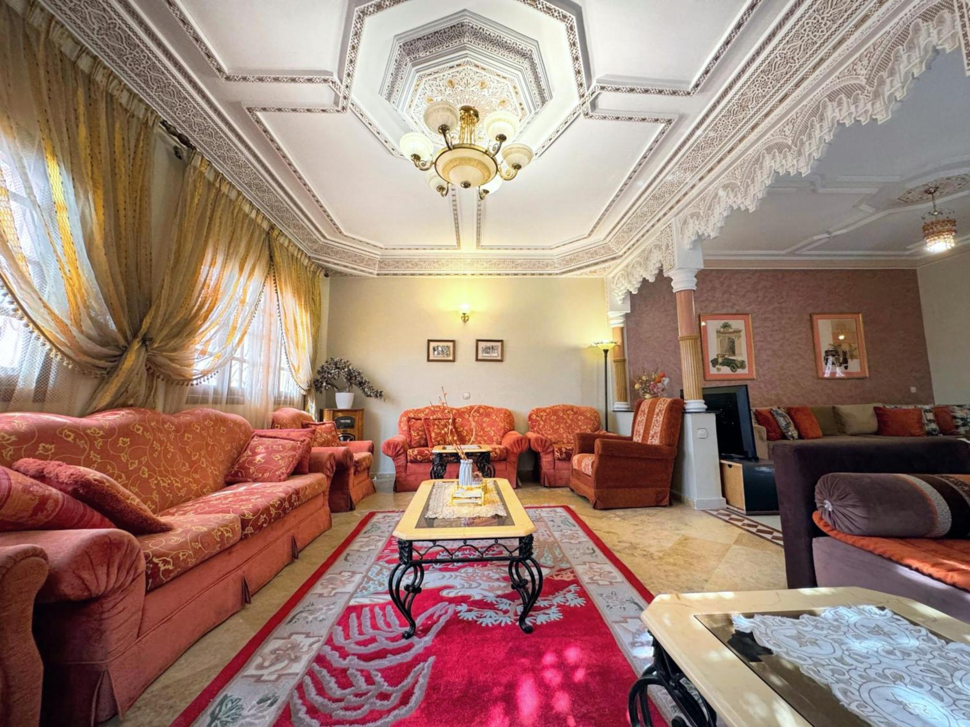 Appartamento Oranger Family House Center, Private Large House, Terasse Garden View, Free Parking
