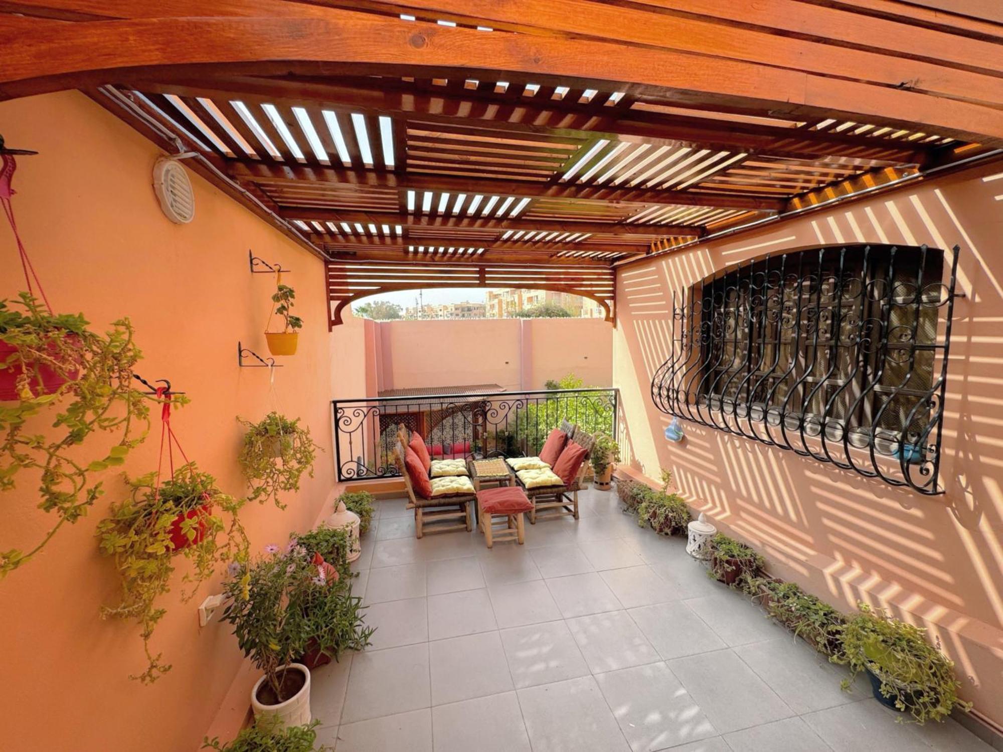 Appartamento Oranger Family House Center, Private Large House, Terasse Garden View, Free Parking *