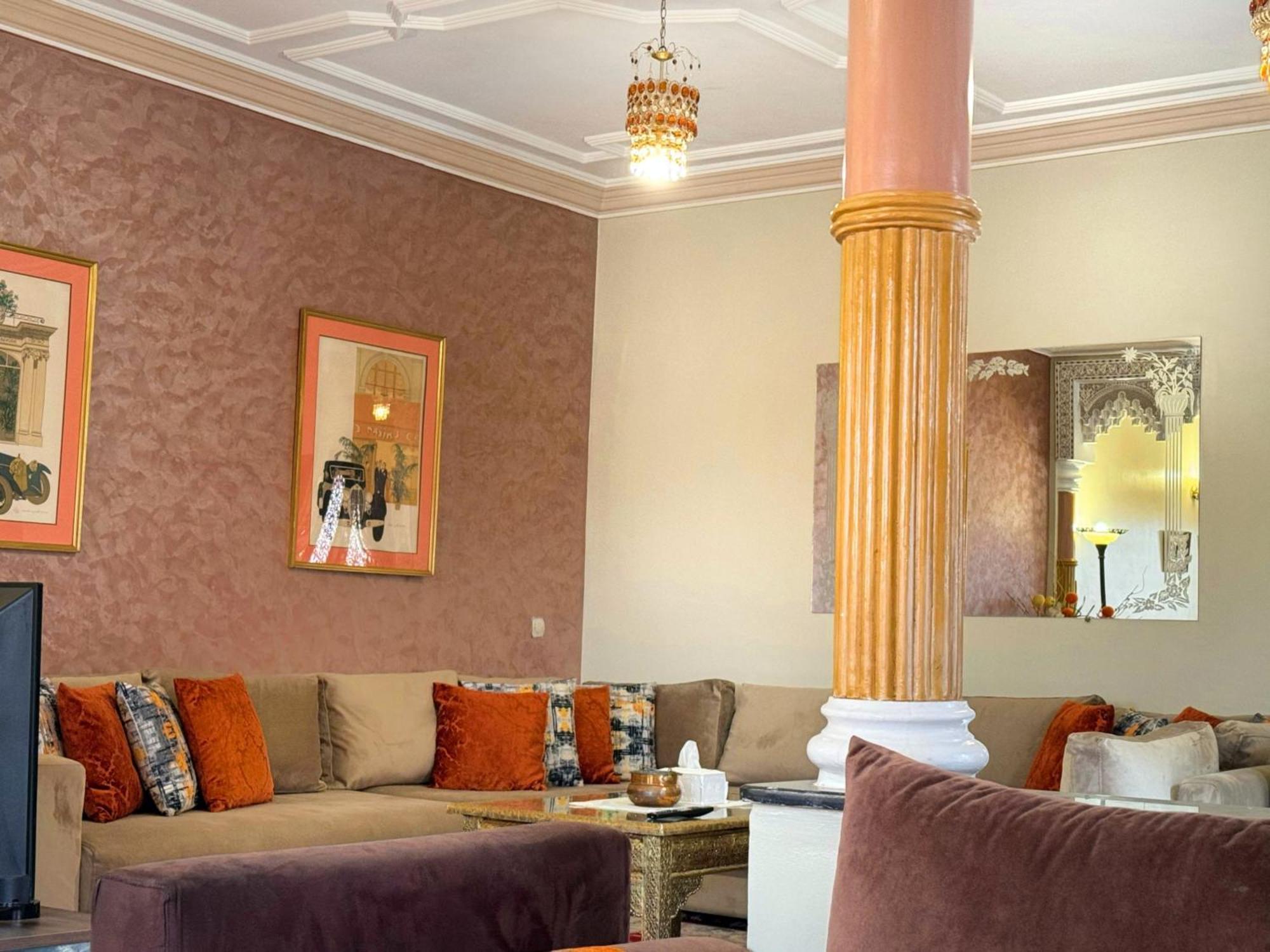 Oranger Family House Center, Private Large House, Terasse Garden View, Free Parking Appartamento *