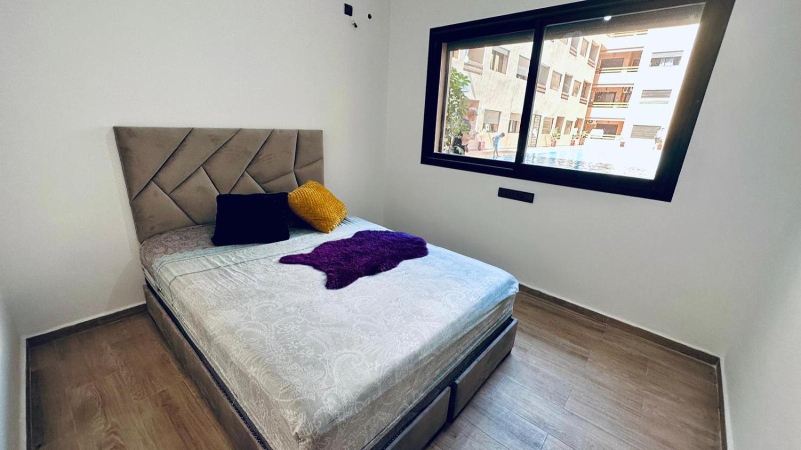 Luxurious 2 Bedroom Center With Pool ' Train Station ' Aeroport Apartment *