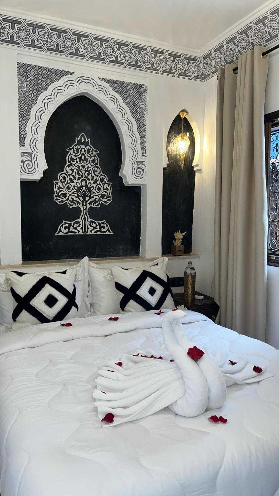 La Perle Bleue Marrakech Riad *