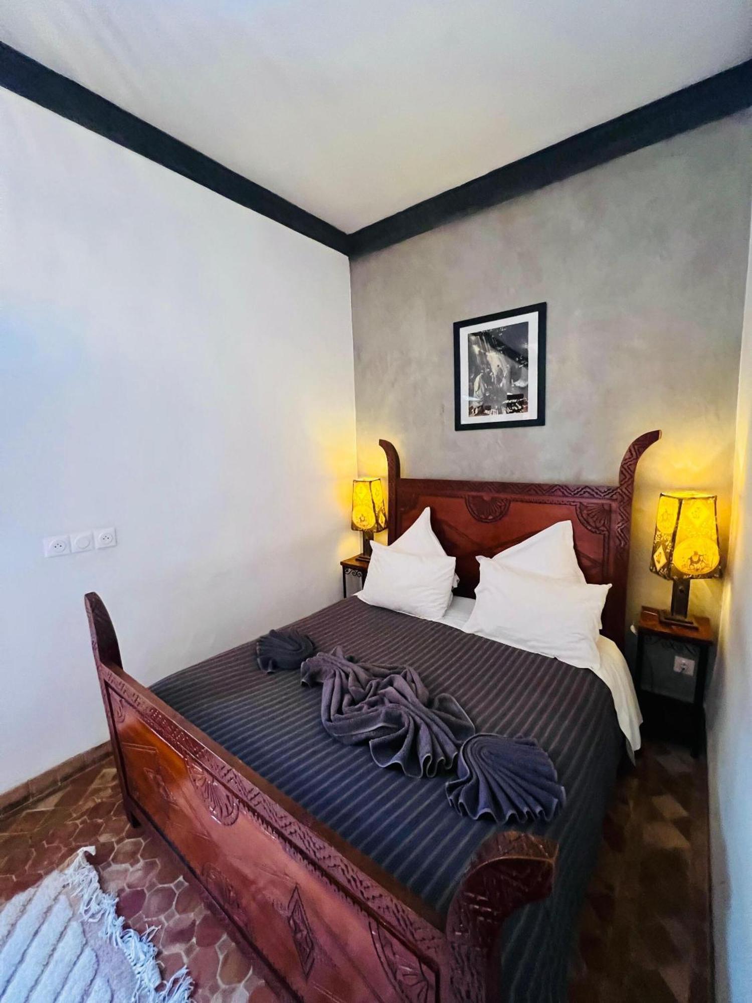 Serendip Hotel