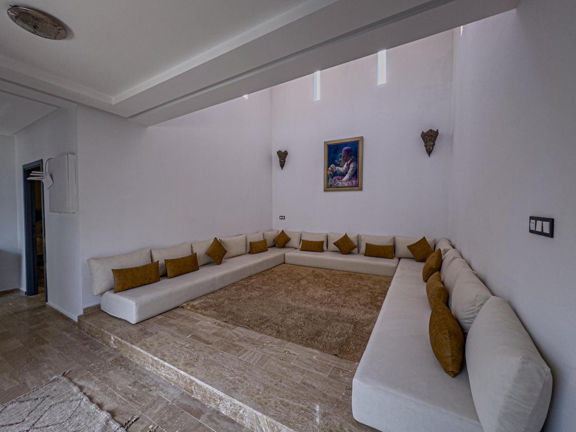 Tonaroz Gold Riad