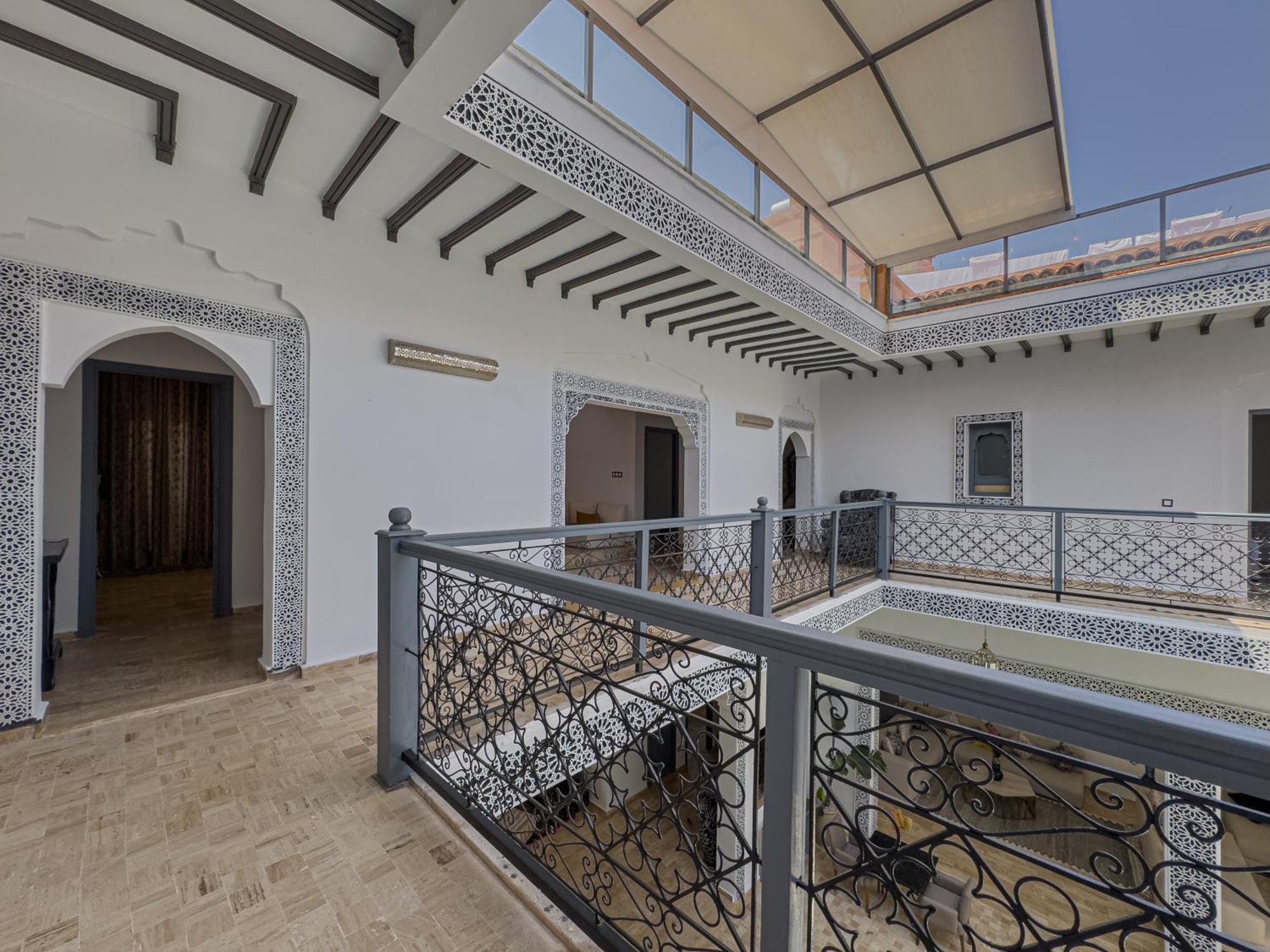 Tonaroz Gold Riad