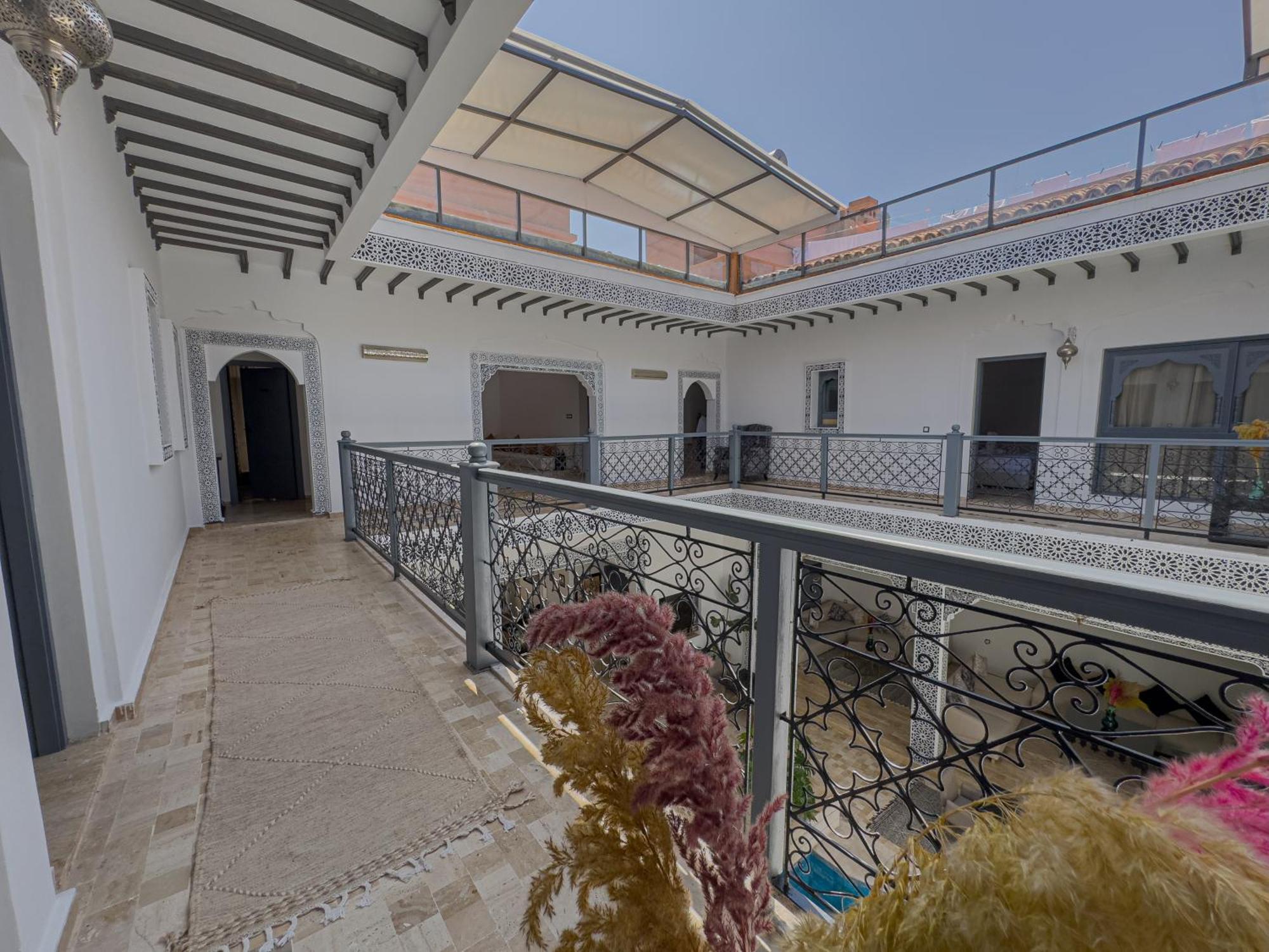 Tonaroz Gold Riad *
