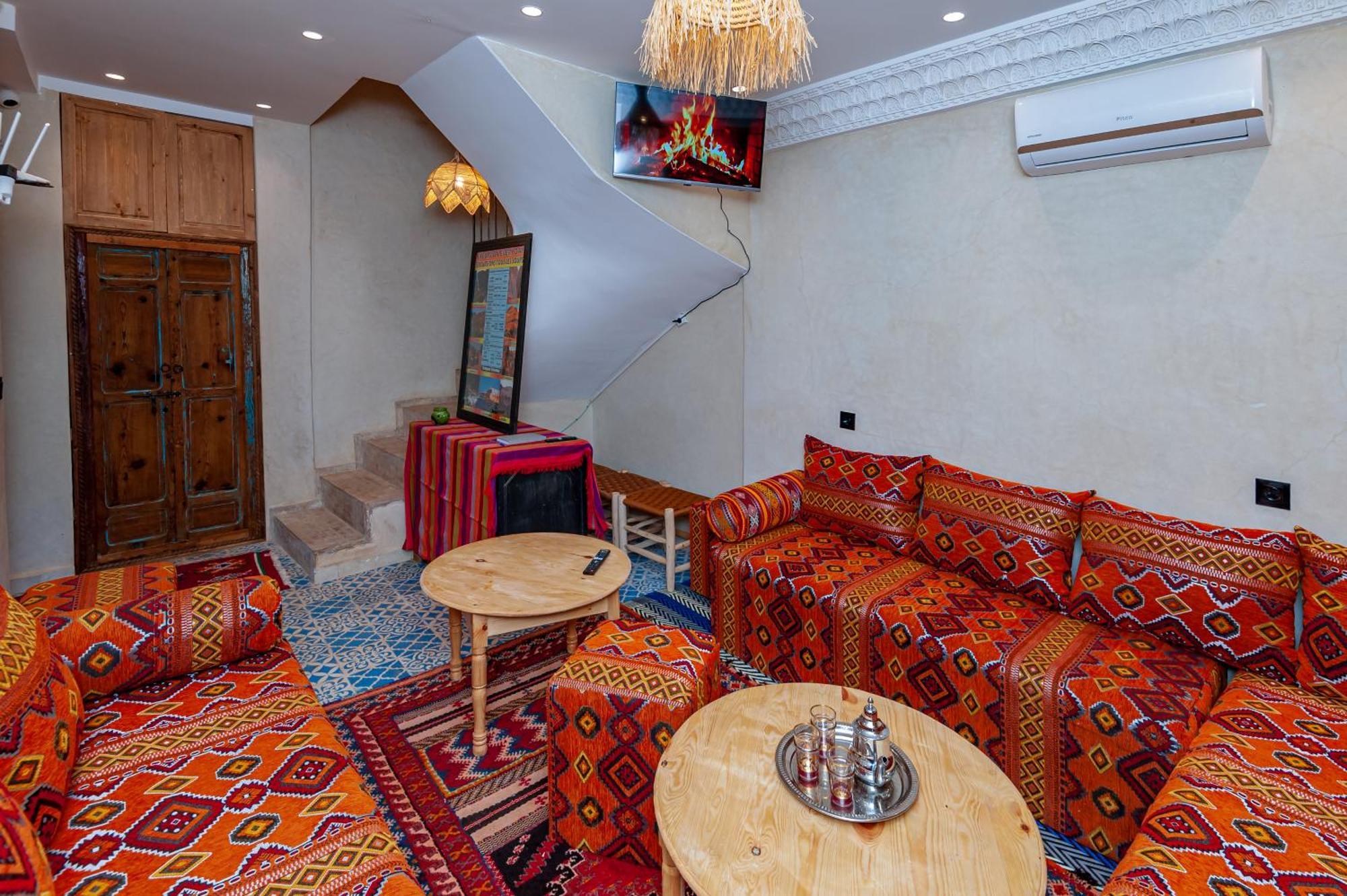 Riad Akkioui Bed & Breakfast *