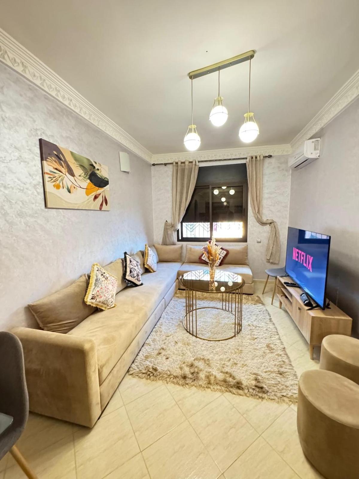 Elegant And Friendly Scooter Available Apartment