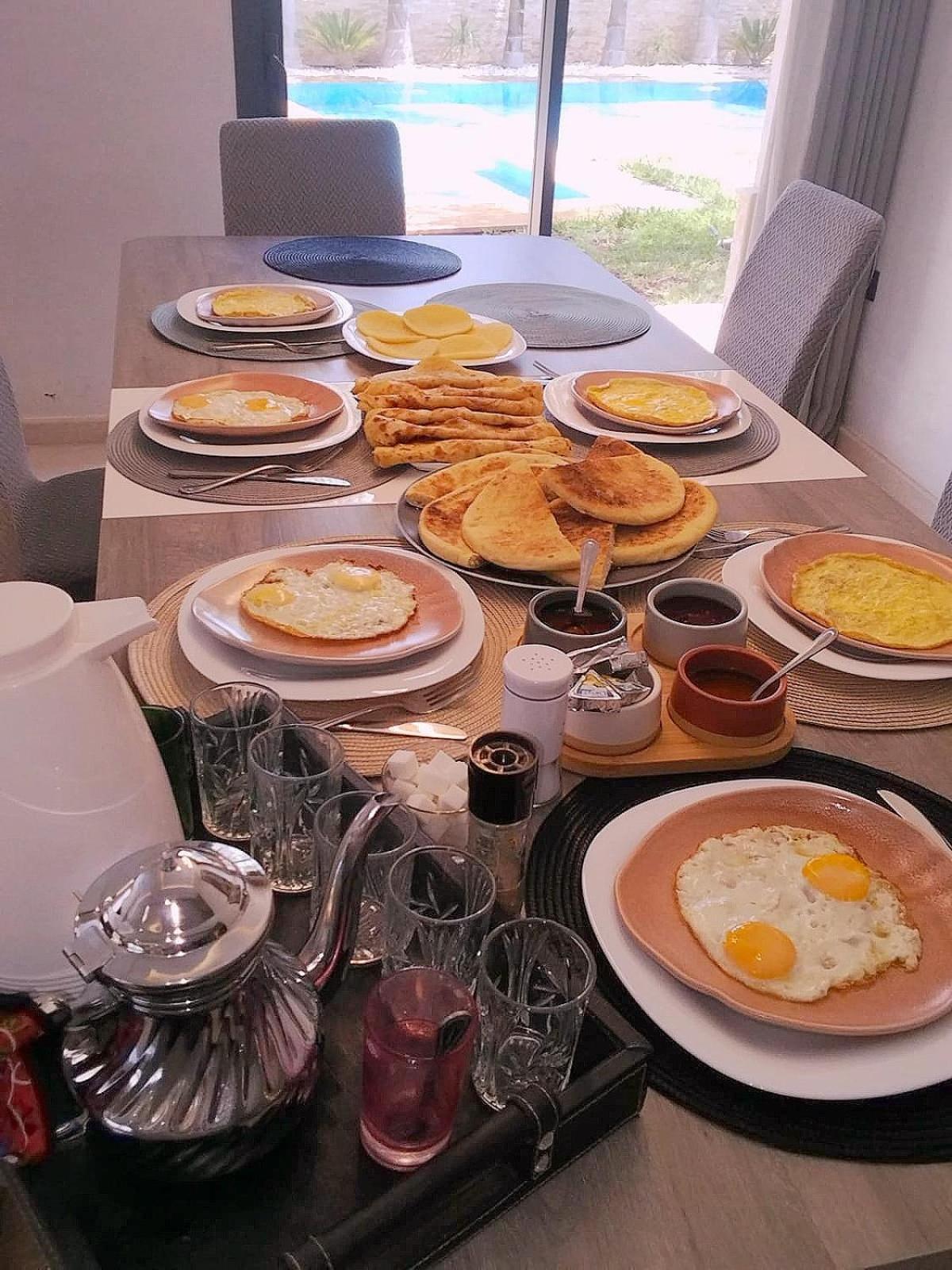 Villa Exotic Vip Family Only -housekeeper ,billard,ping-pong,piscine Privee -chauffee Sur Demande- Marrakesh