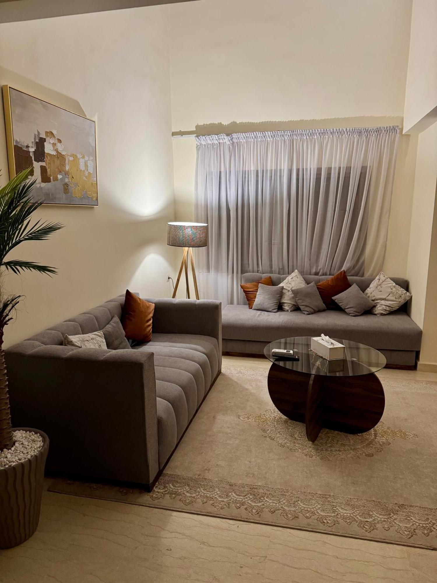 The Cosy Duplex With Gym Access & Near Mall, Palooza