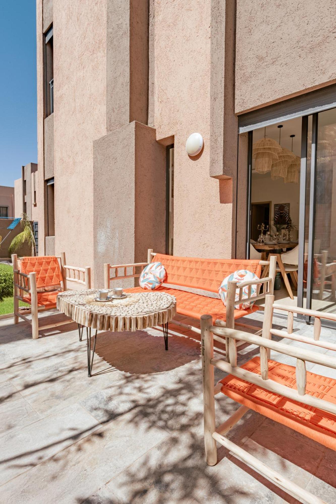 Secret Oasis - 4 Bedroom Rooftop, Pool&ac - Up To 10 Guests Villa