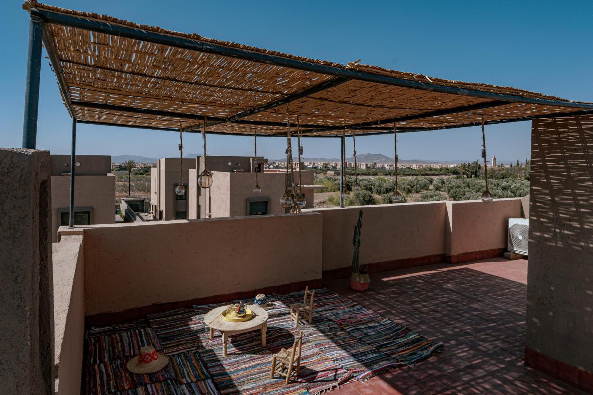 Secret Oasis - 4 Bedroom Rooftop, Pool&ac - Up To 10 Guests *