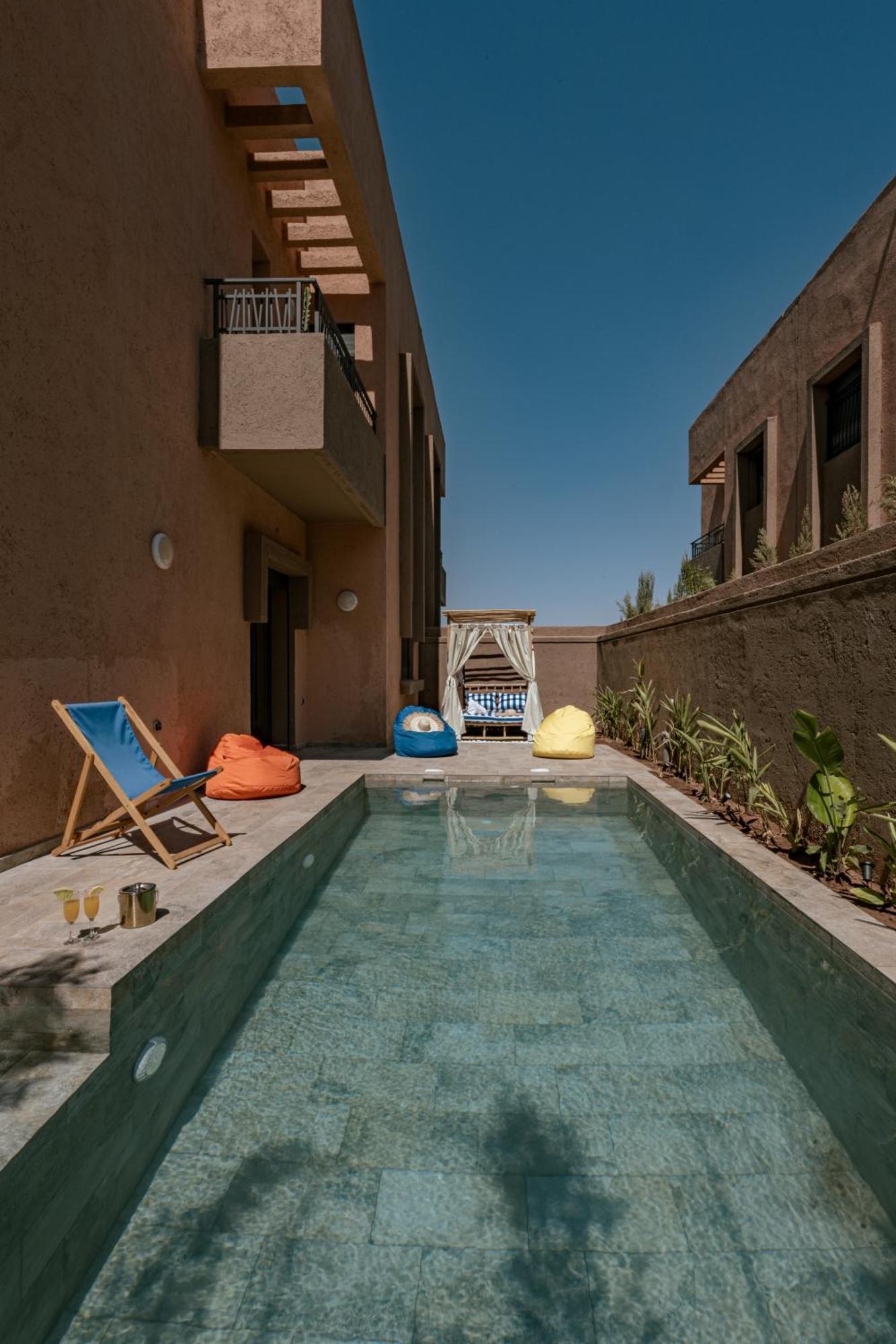 Secret Oasis - 4 Bedroom Rooftop, Pool&ac - Up To 10 Guests Villa *