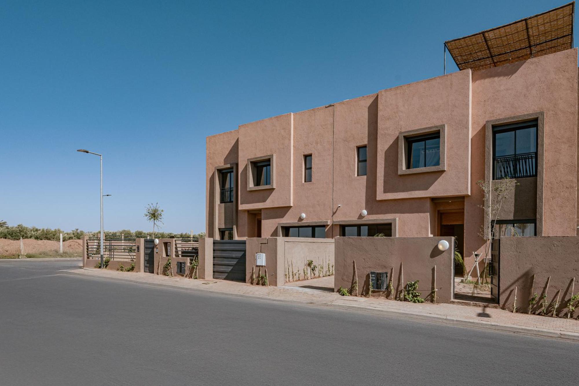 Secret Oasis - 4 Bedroom Rooftop, Pool&ac - Up To 10 Guests
