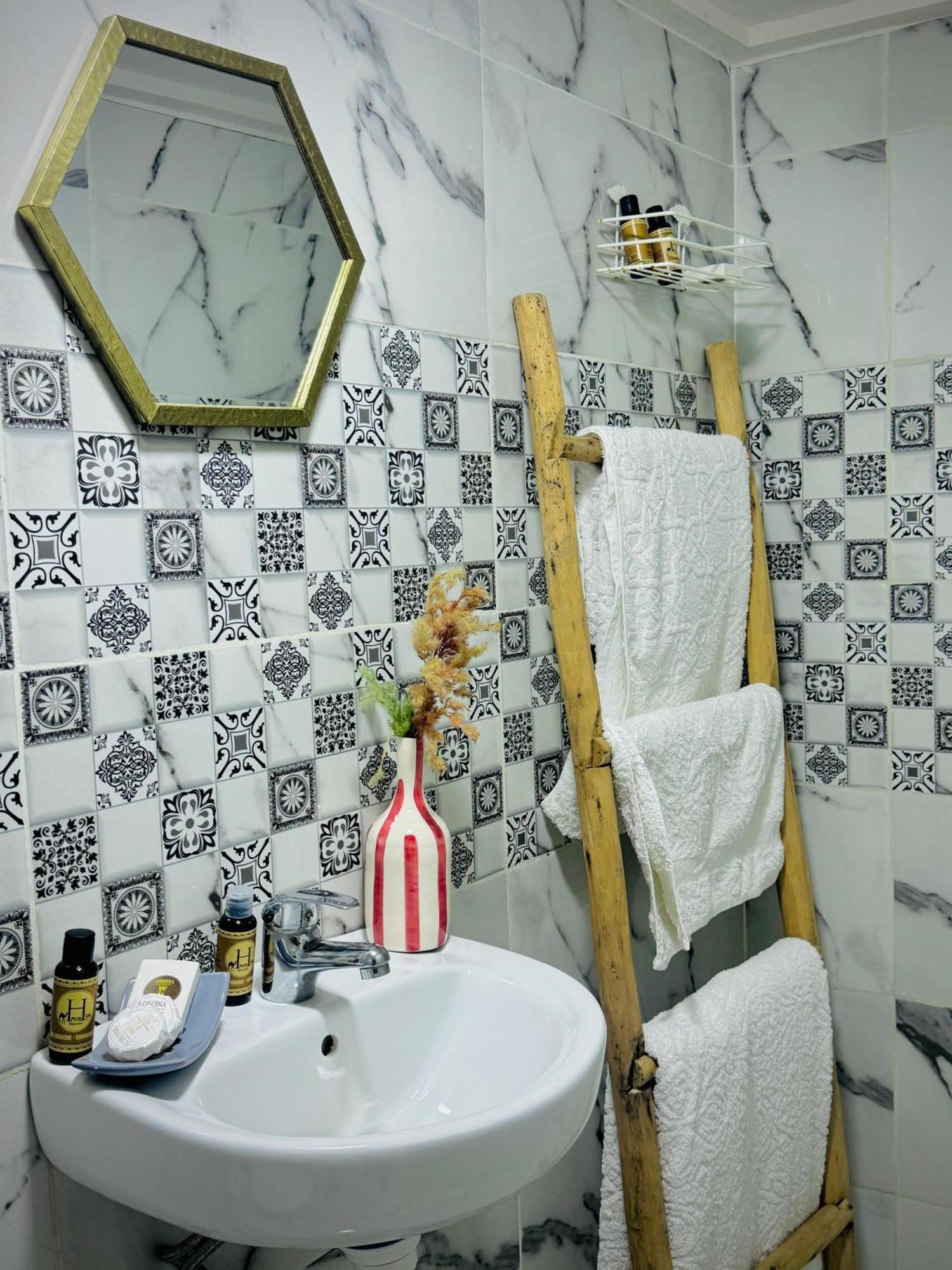 Riad Tislite &