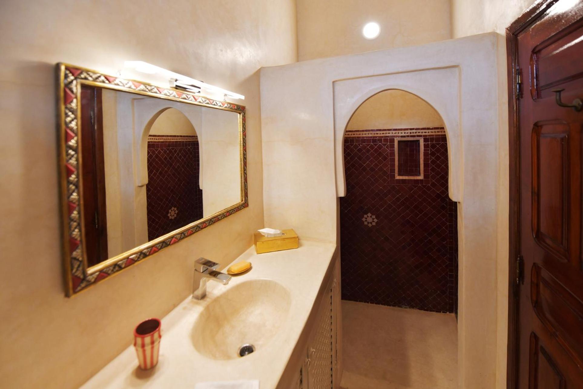 Riad Zina Rose 89