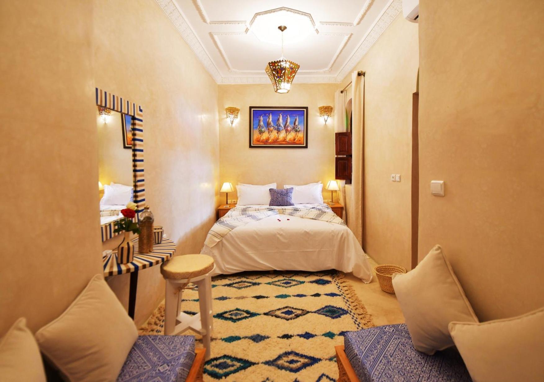 Zina Rose 89 Riad *