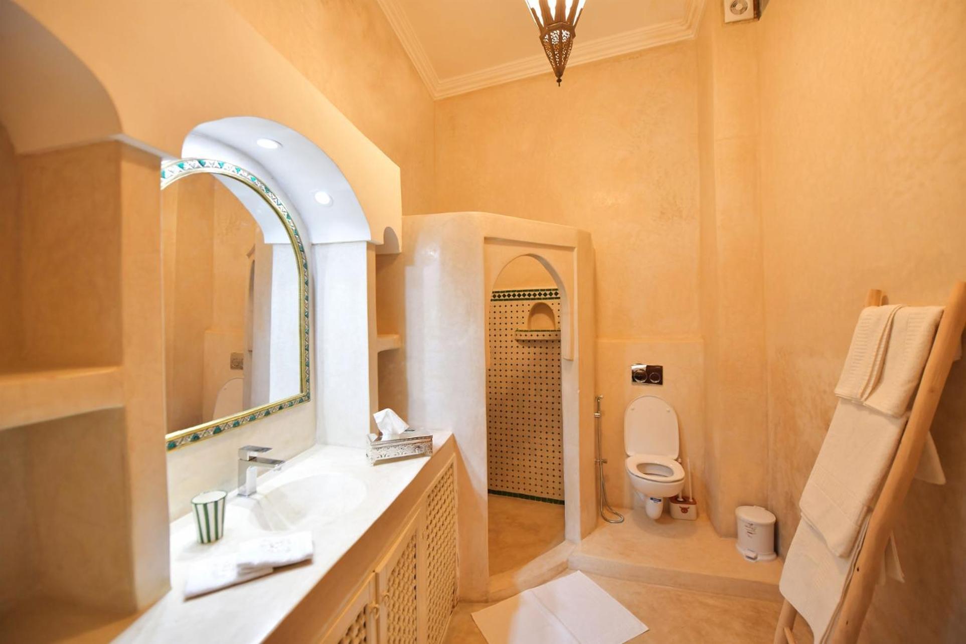 Riad Zina Rose 89 *
