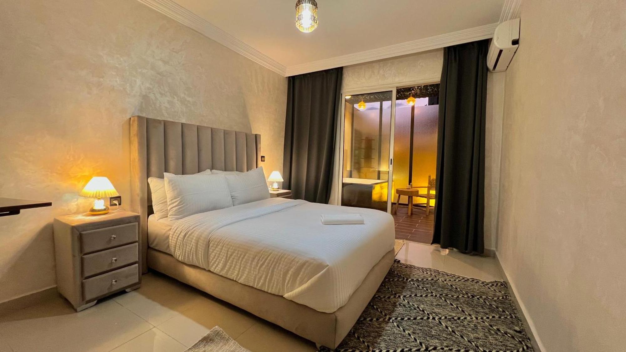 De Luxe Avec Jacuzzi Prive & Terrasse Au Coeur De Marrakech