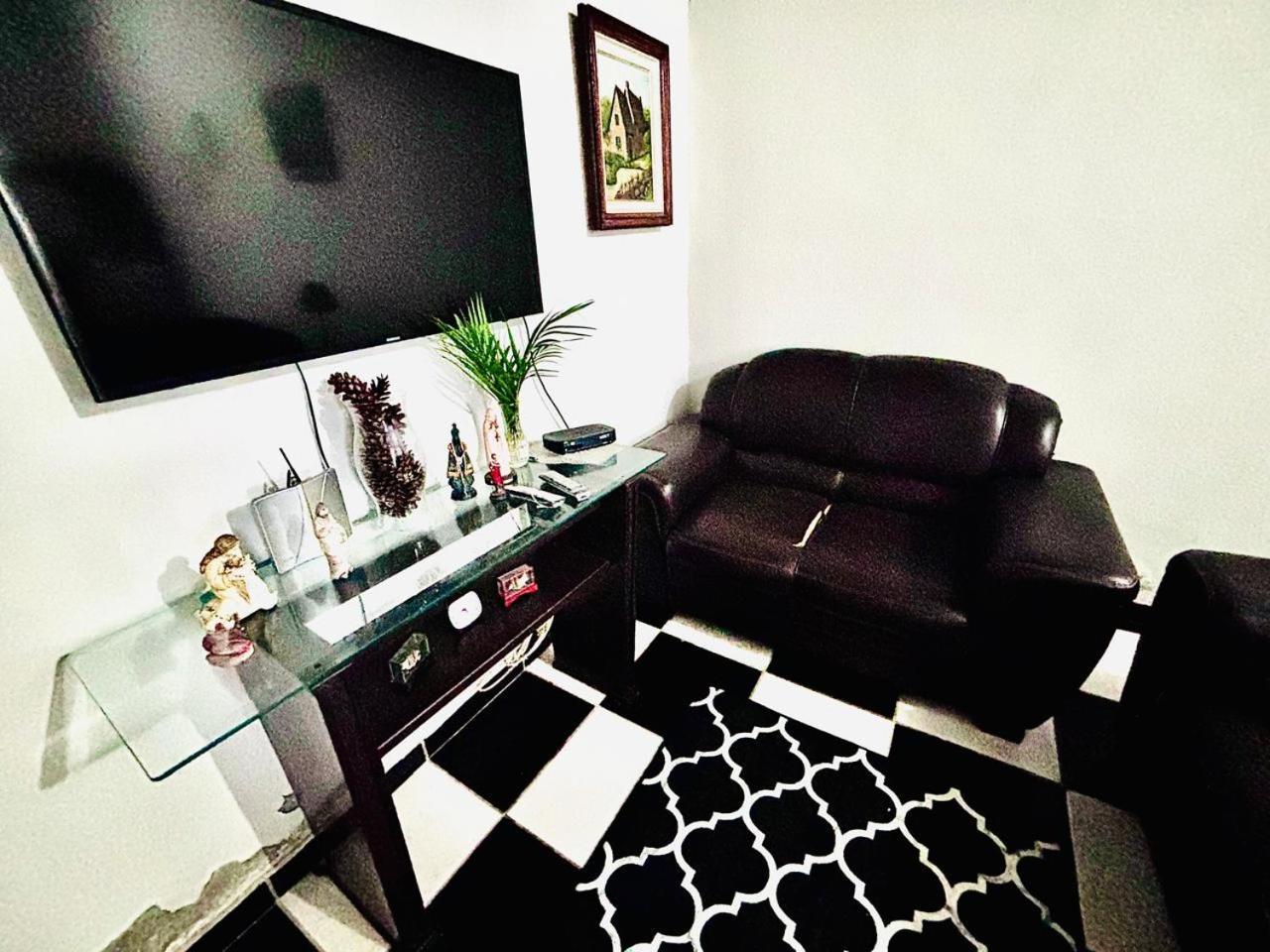 Au Centre Apartment *