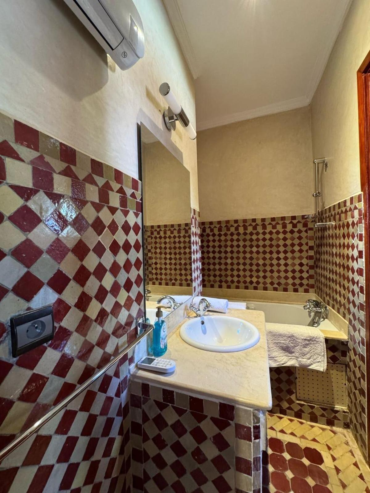 Holiday home Luxury Private Riad, Air-conditioned And Pool Marrakesh