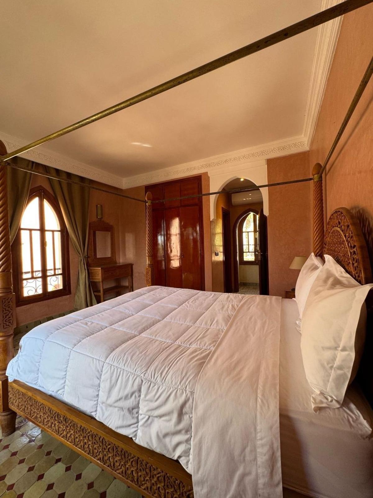 Luxury Private Riad, Air-conditioned And Pool