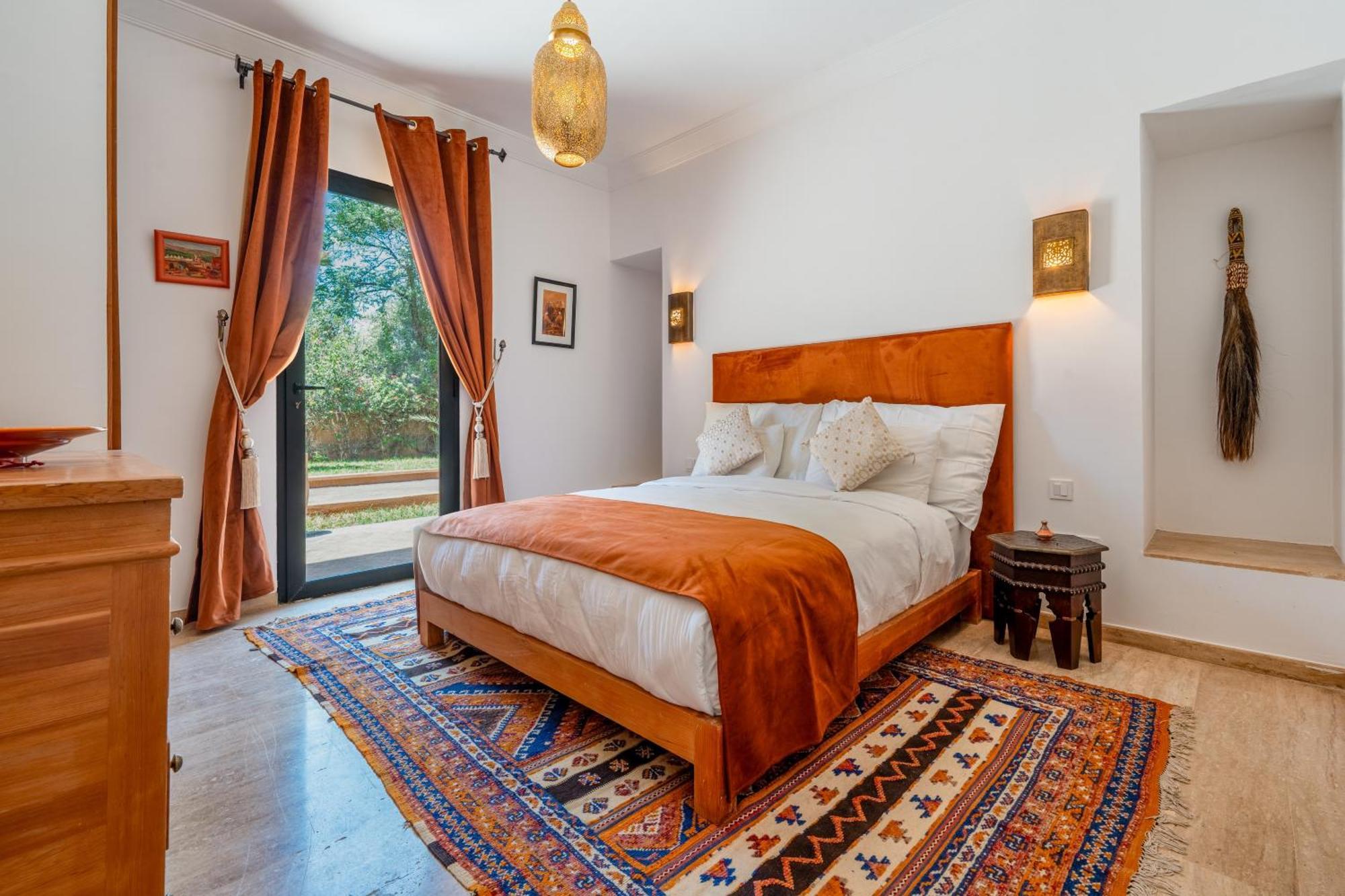 Simari Palmeraie Marrakech Nouveau! Petit Dejeuner Compris-entierement Renovee-superbe Piscine Privee Chauffee-personnel De Maison Inclus-grand Jardin De 2000m2-terrain De Petanque-ambiance Typique Berbere-havre De Paix Villa *